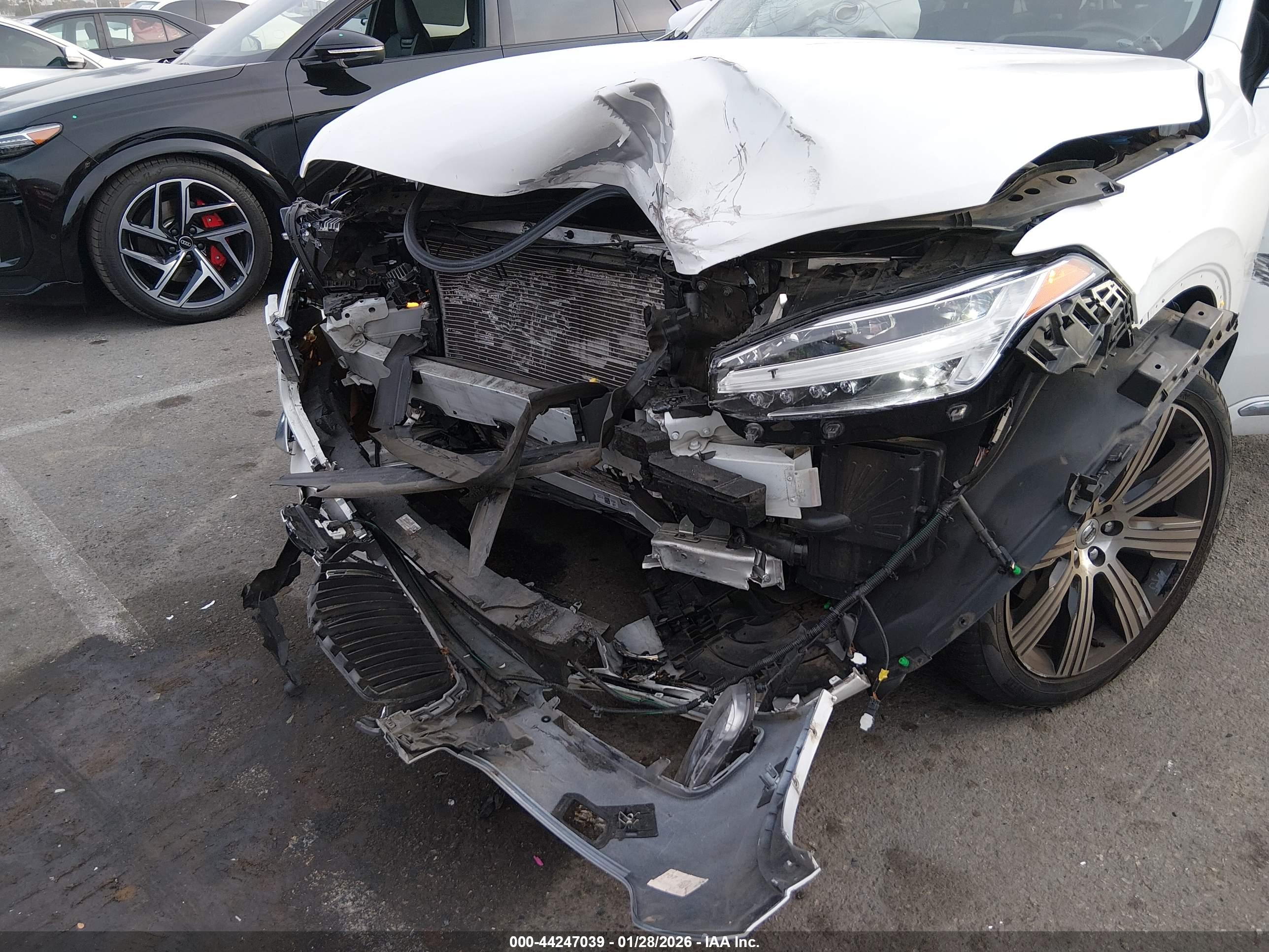 VOLVO XC90 image 6