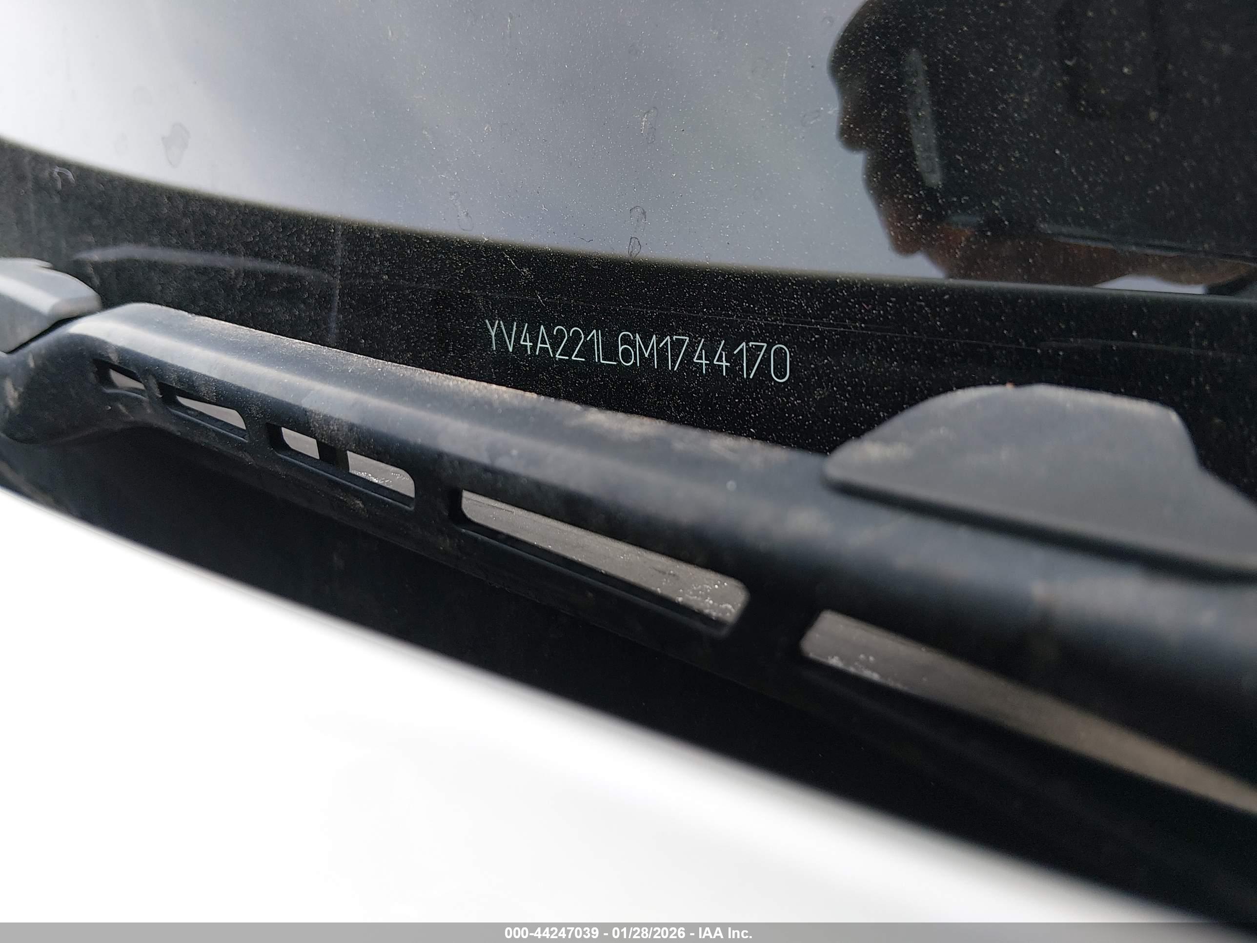 VOLVO XC90 image 9
