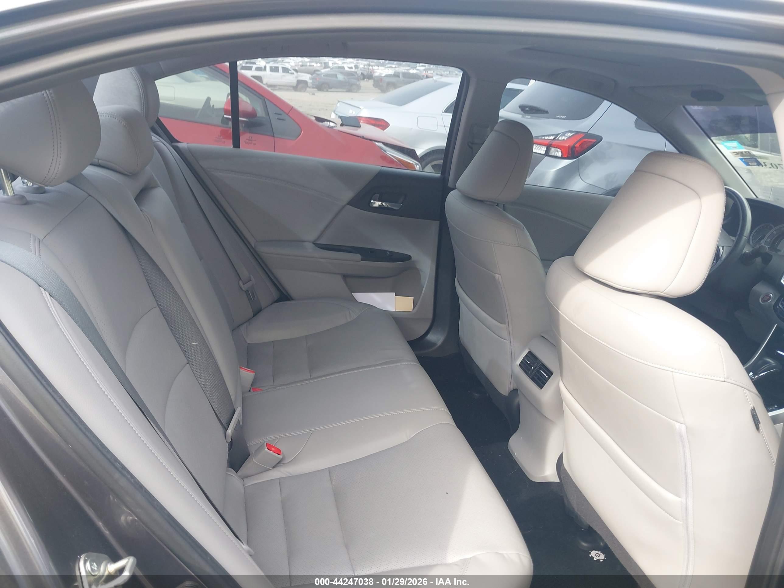 HONDA ACCORD image 8