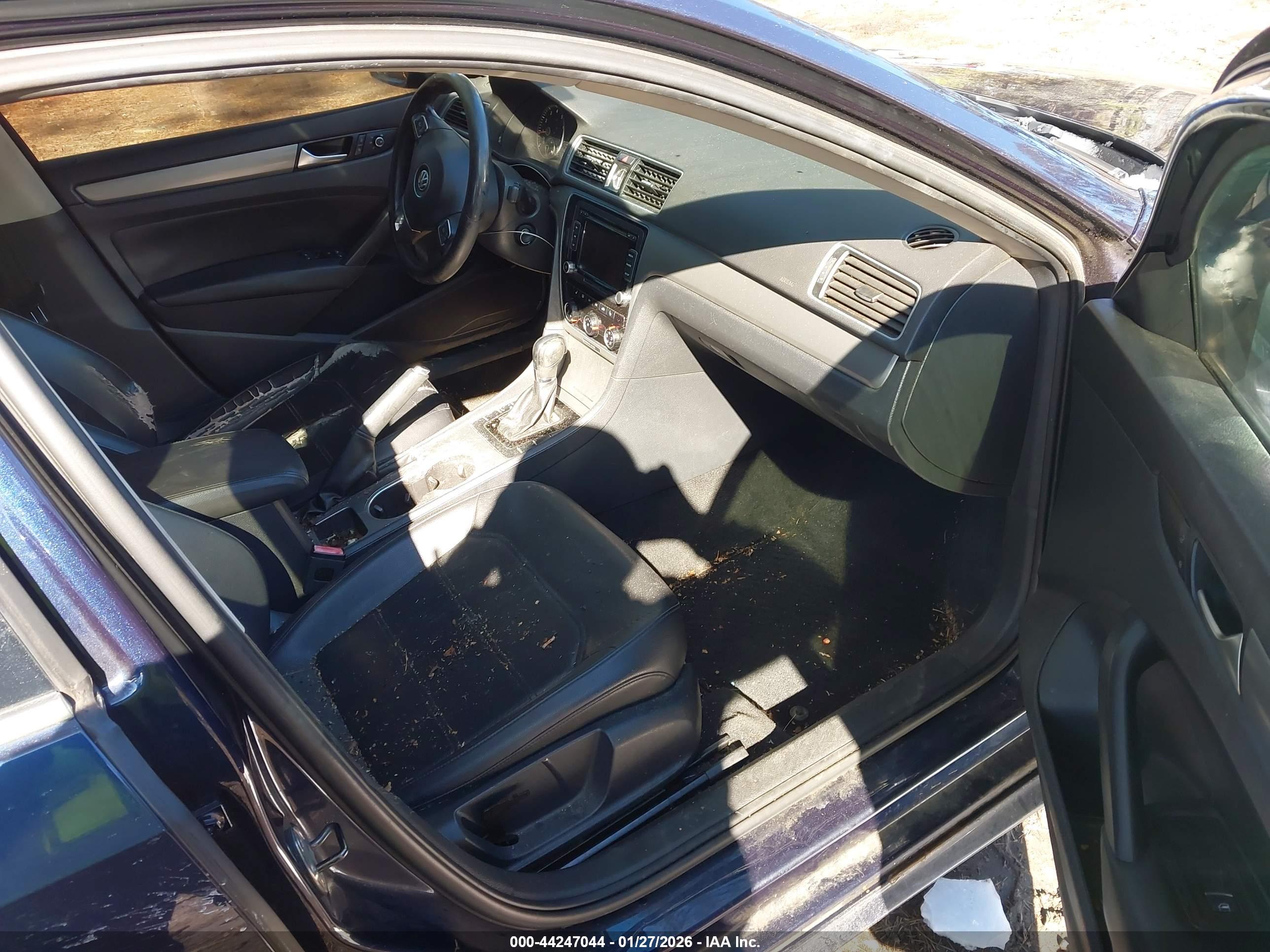 VOLKSWAGEN PASSAT image 5