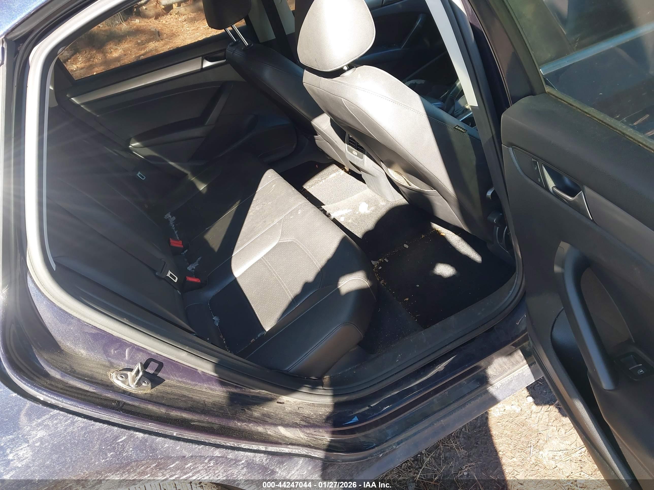 VOLKSWAGEN PASSAT image 8