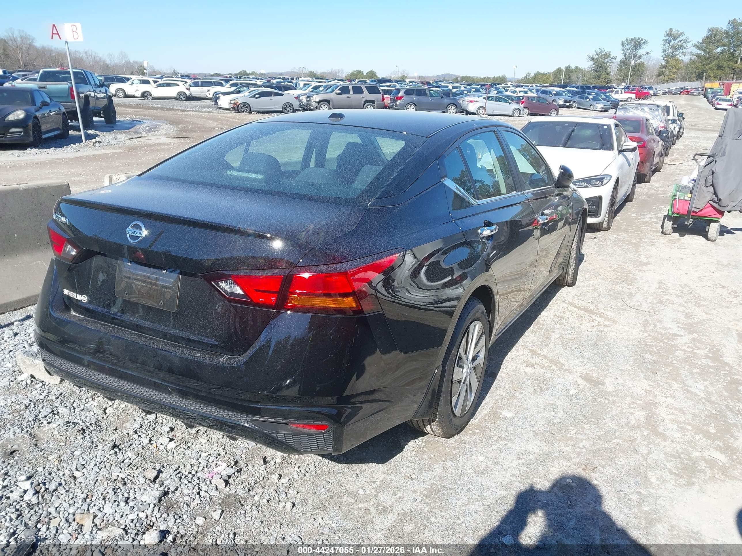 NISSAN ALTIMA image 4