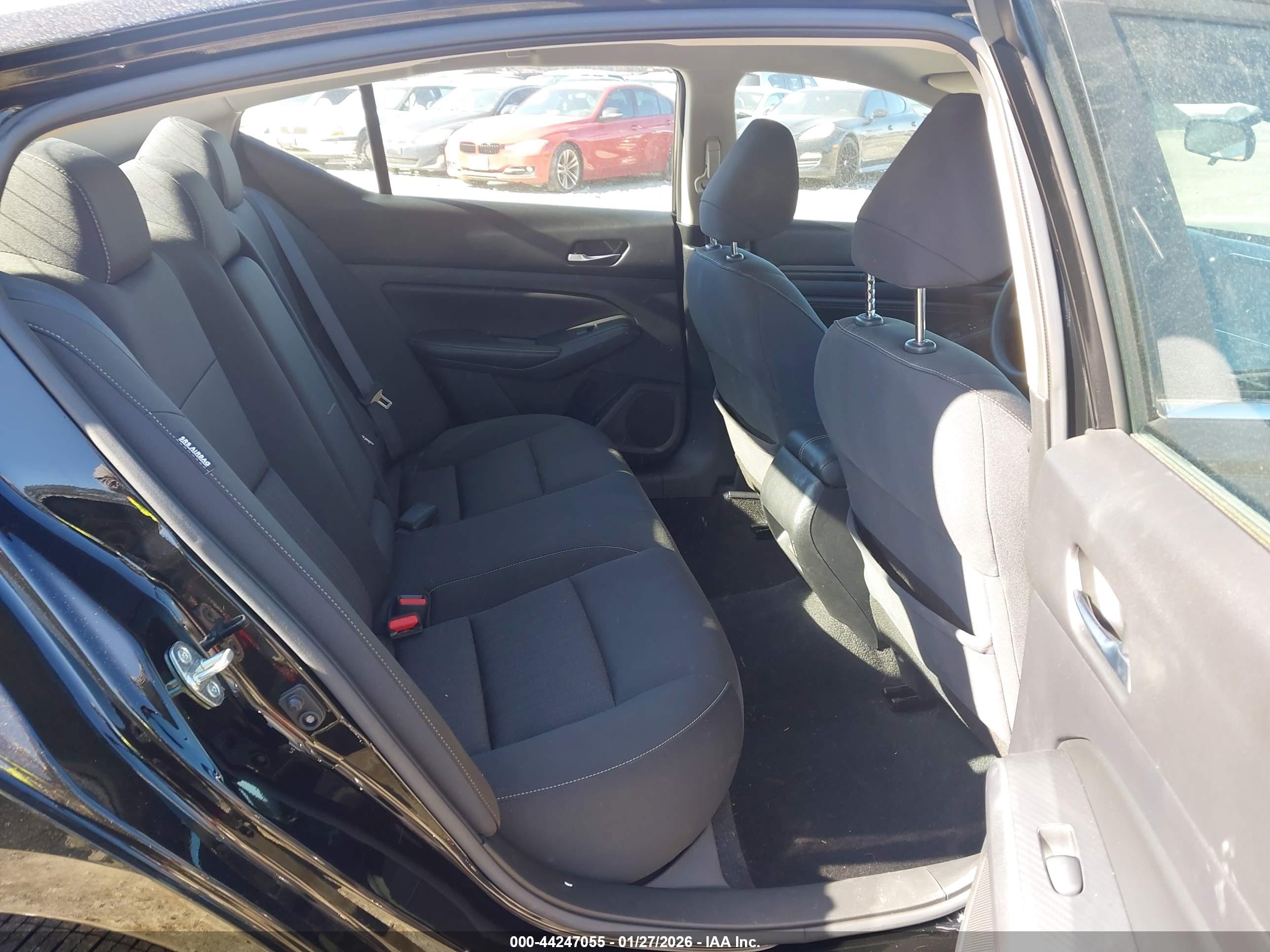 NISSAN ALTIMA image 8