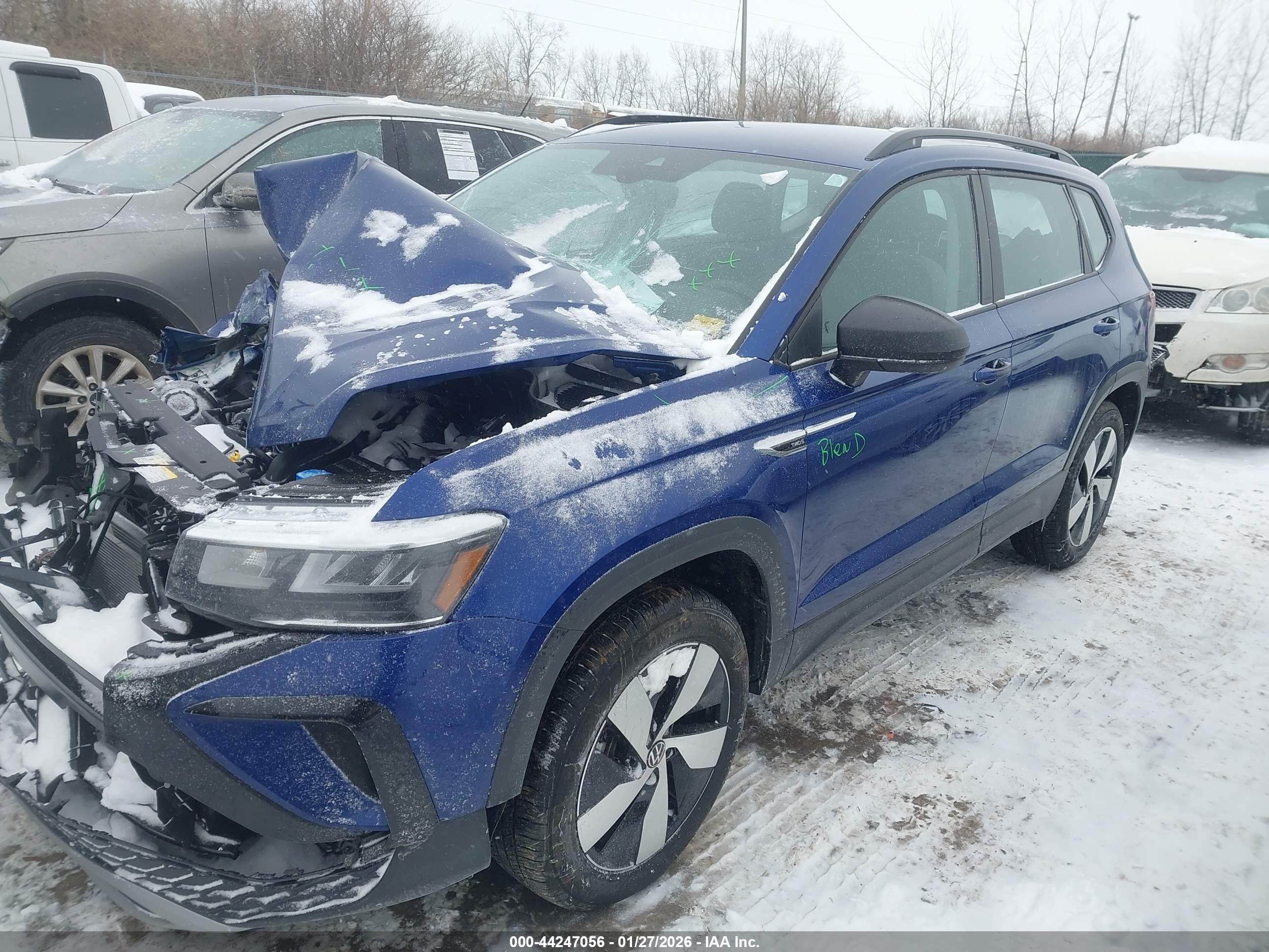 VOLKSWAGEN TAOS image 2