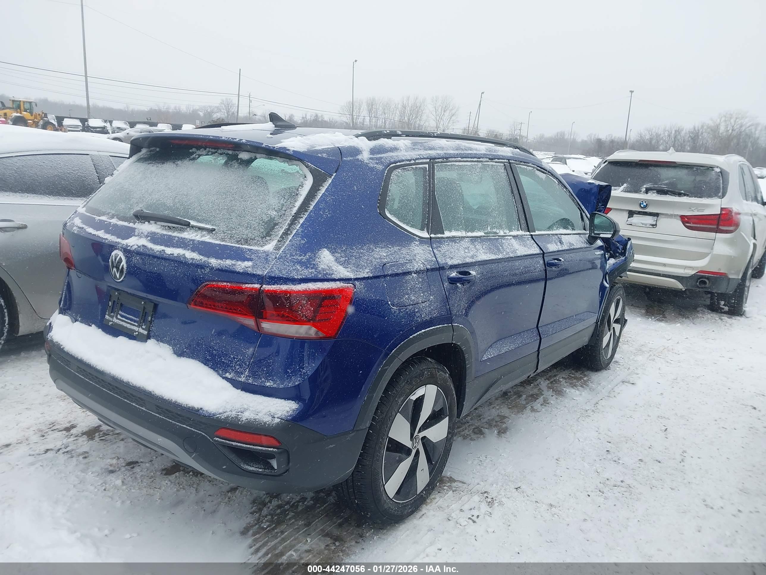 VOLKSWAGEN TAOS image 4
