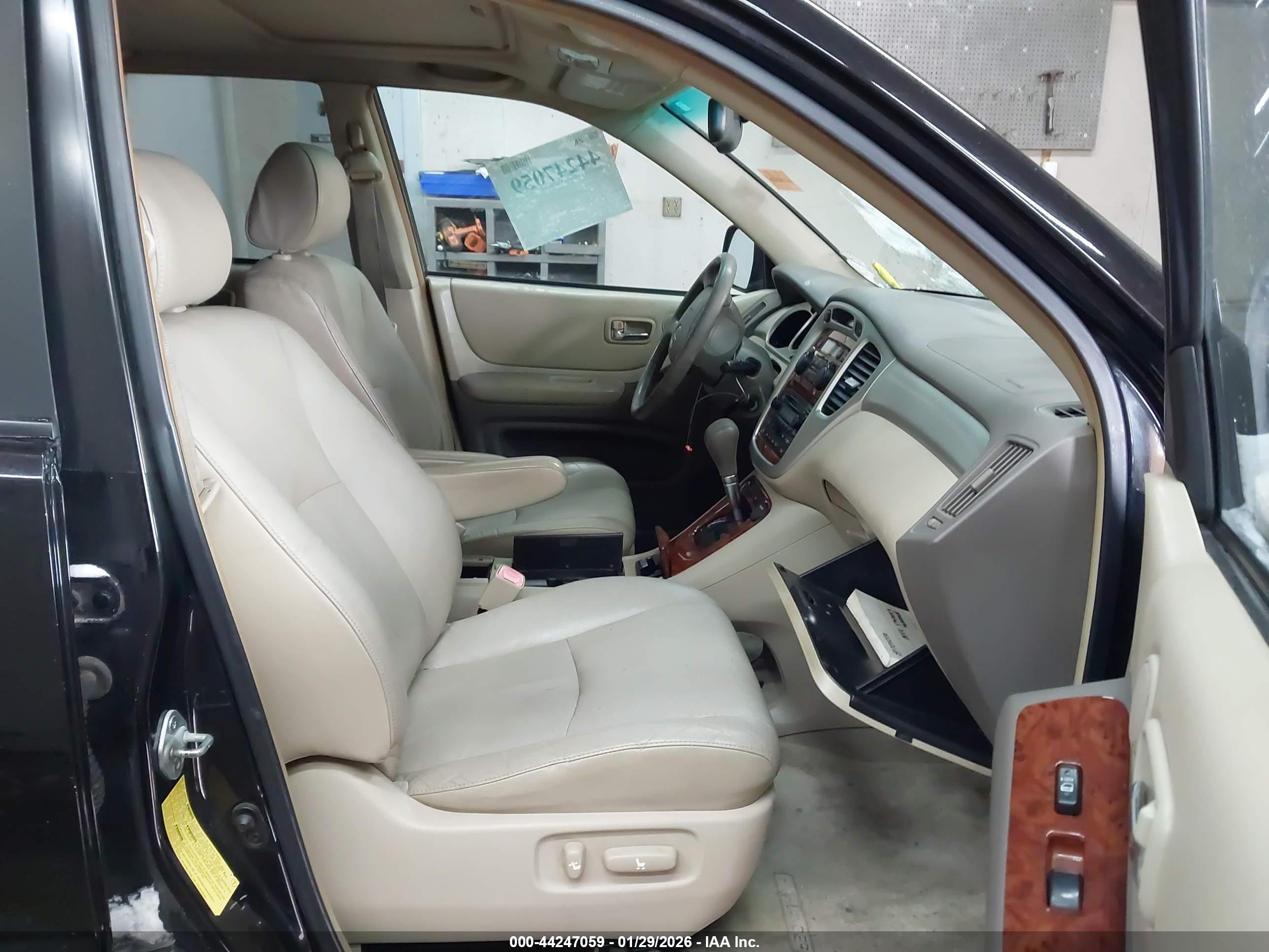 TOYOTA HIGHLANDER image 5
