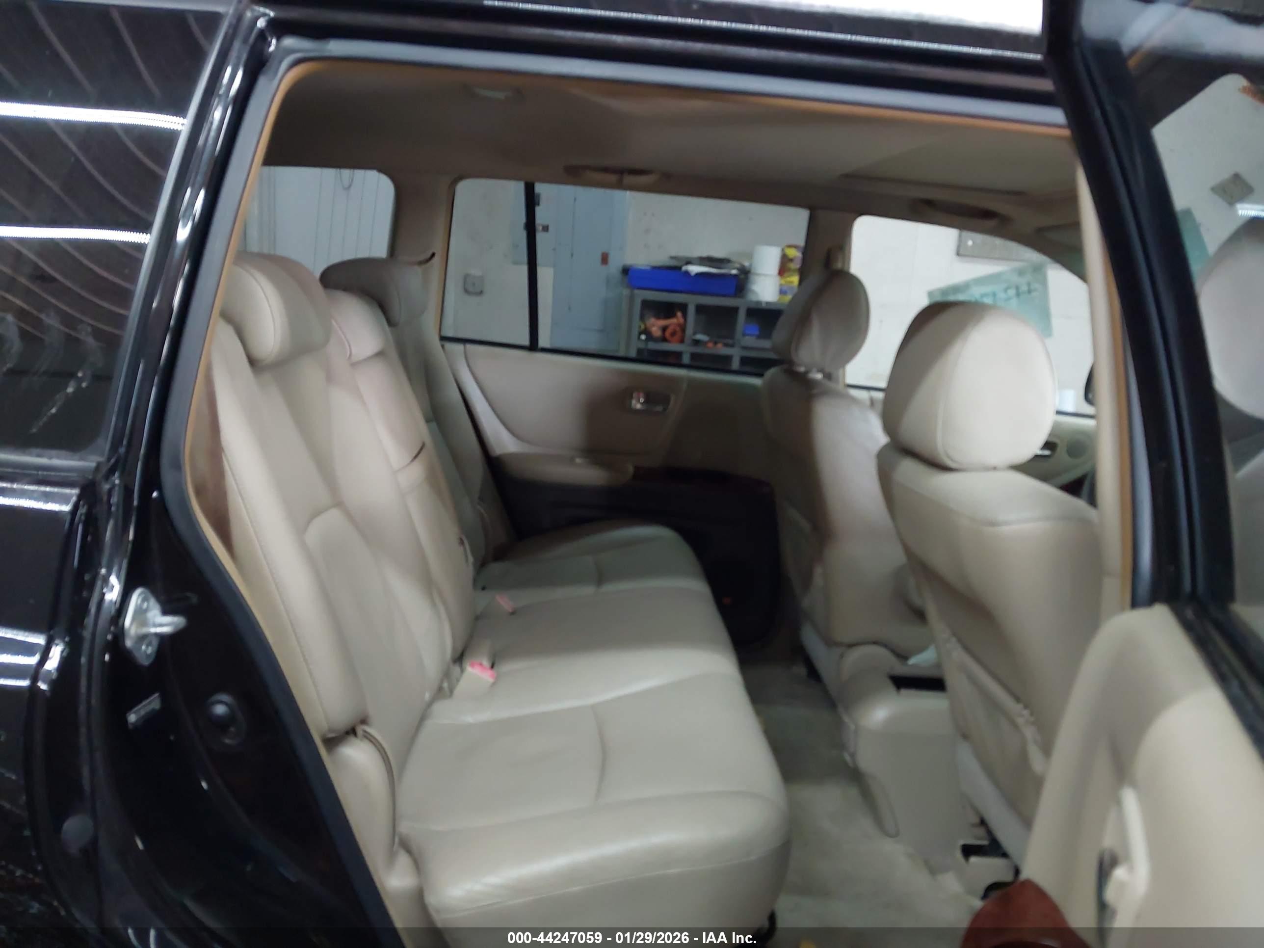 TOYOTA HIGHLANDER image 8