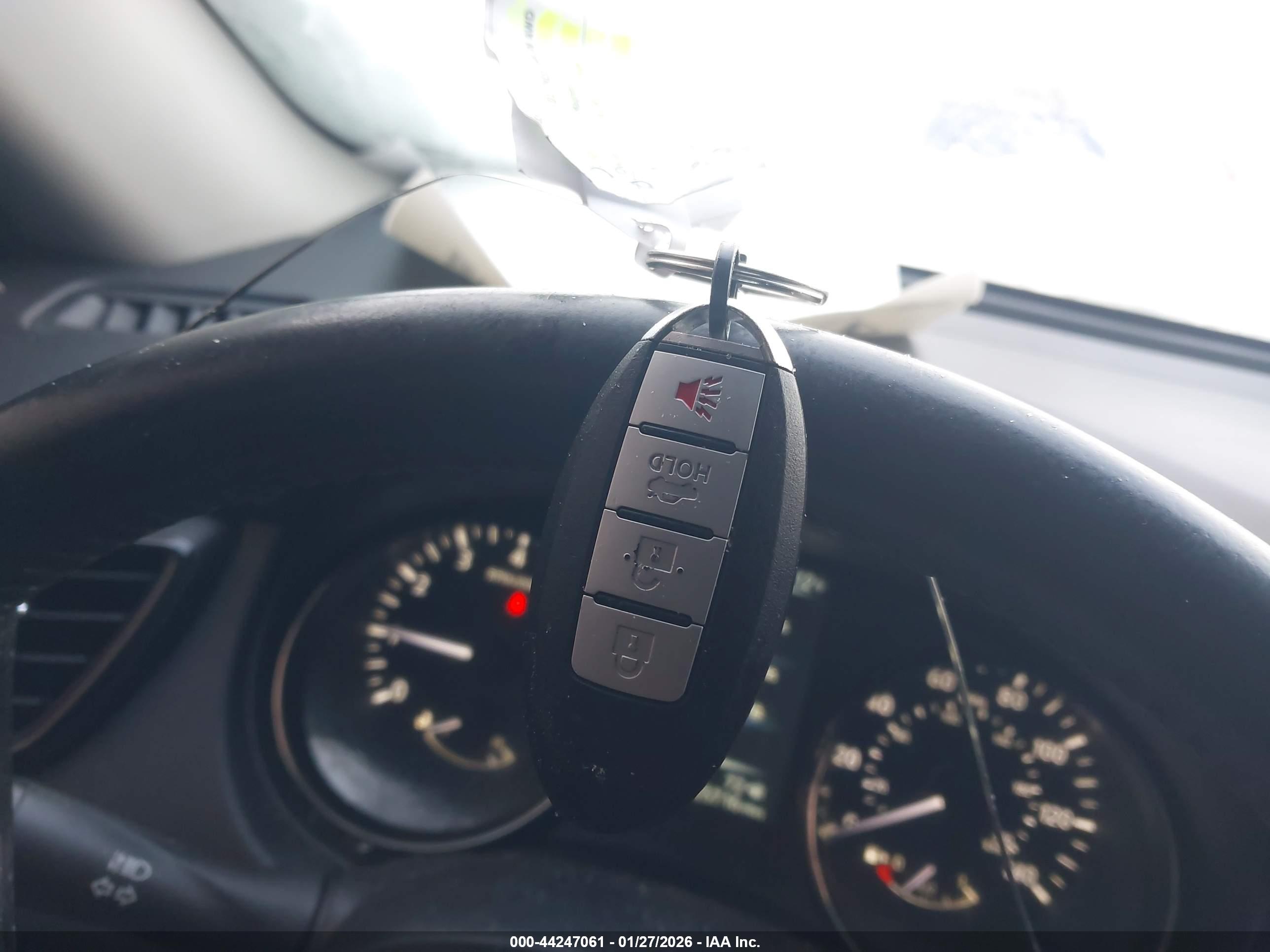 NISSAN ROGUE image 11