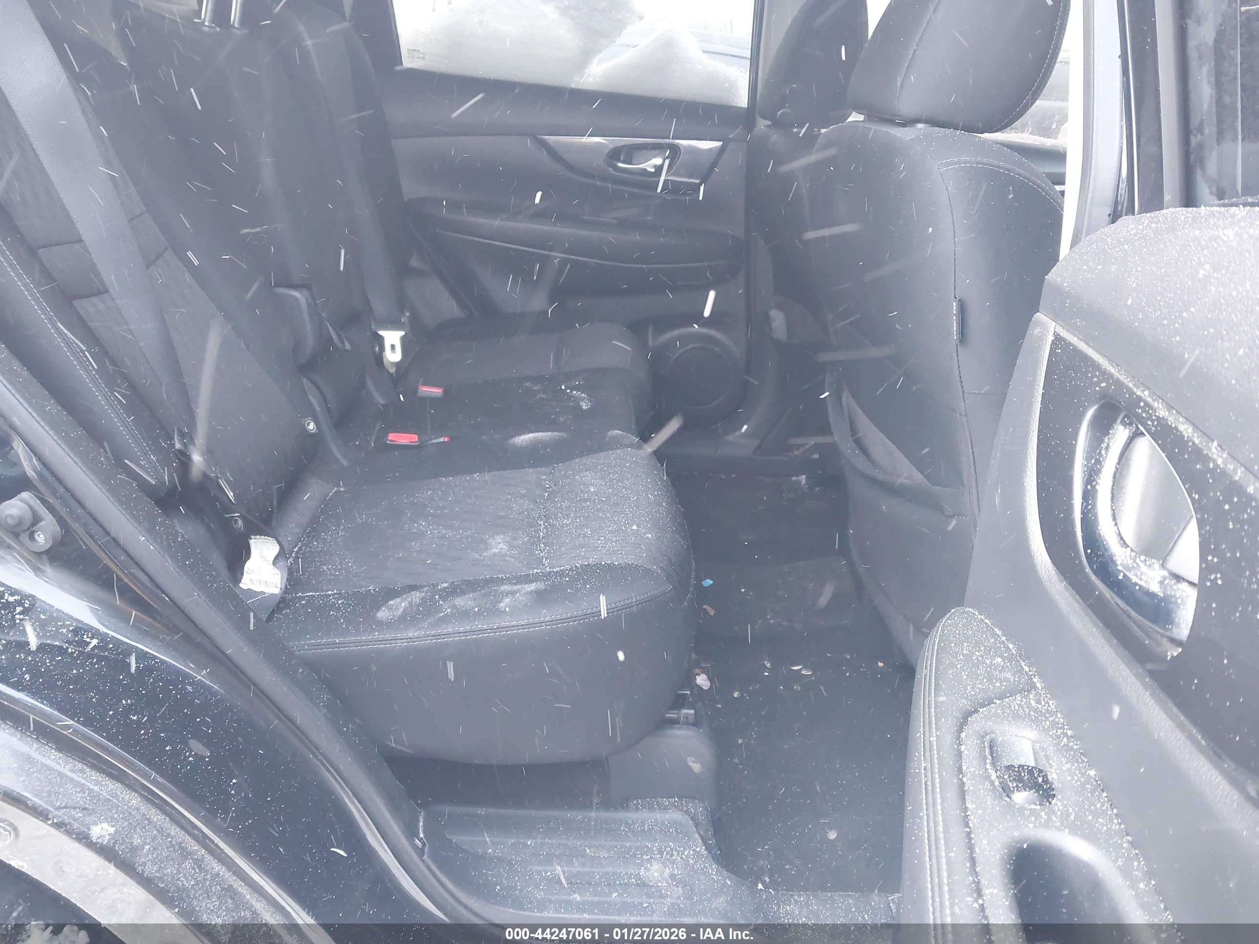 NISSAN ROGUE image 8