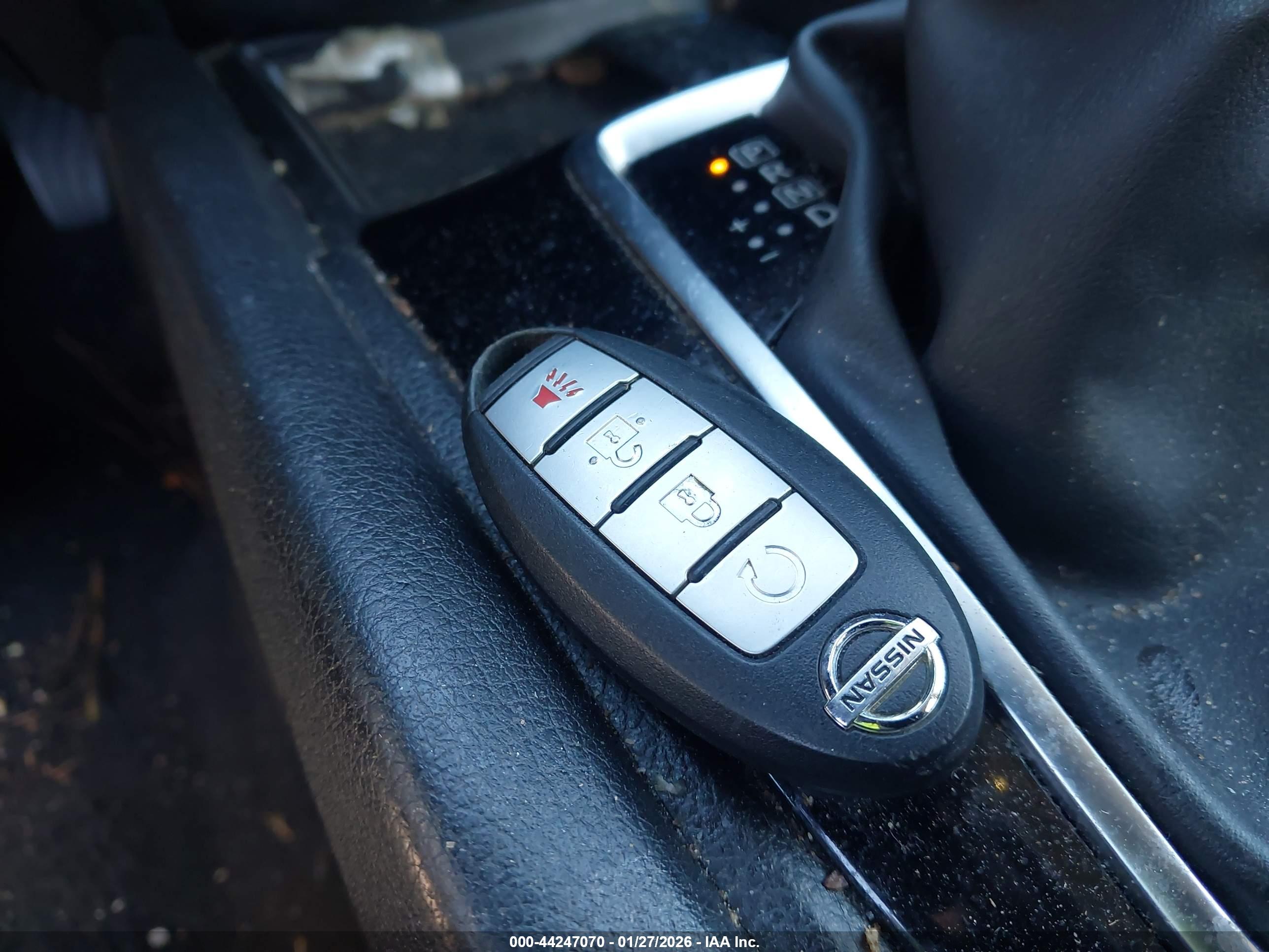 NISSAN ROGUE image 11