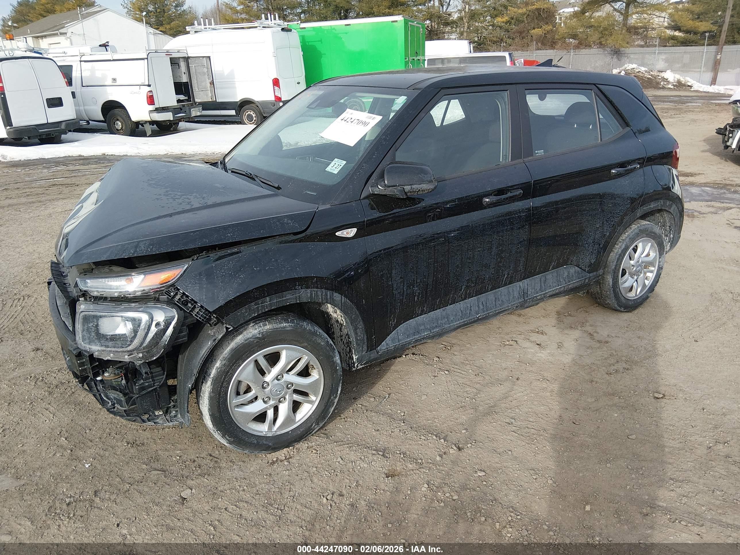 HYUNDAI VENUE image 2