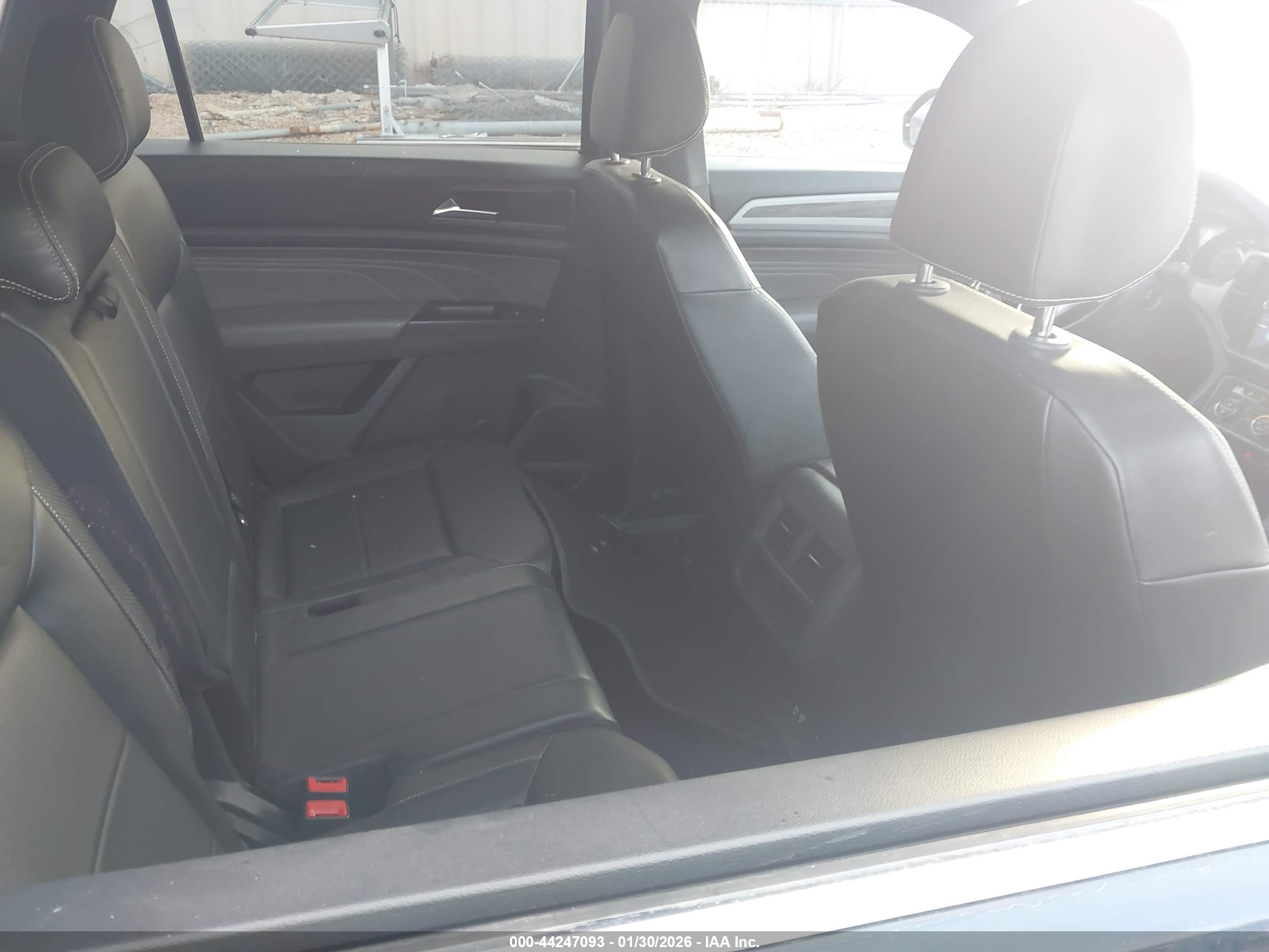 VOLKSWAGEN ATLAS image 8