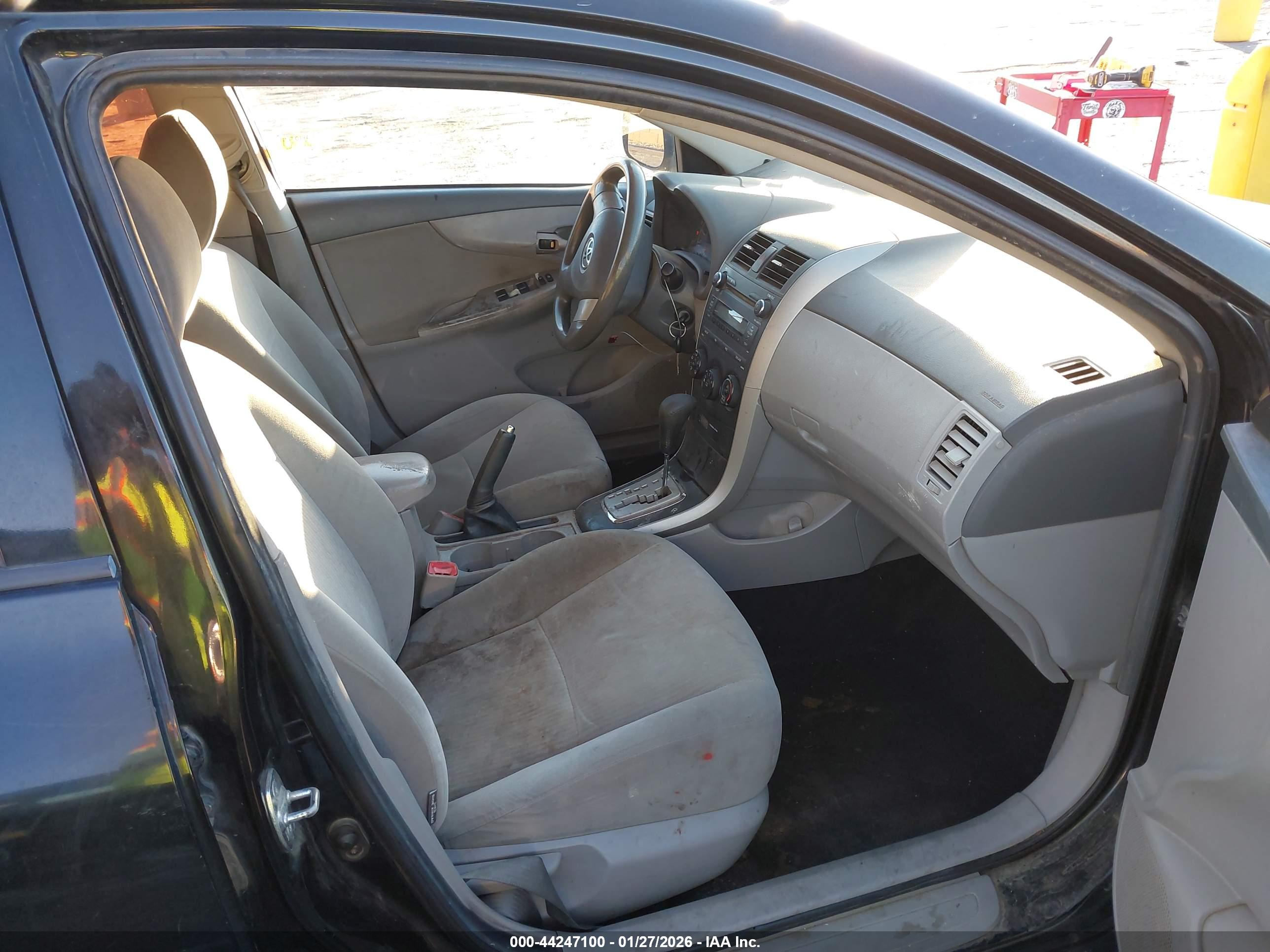 TOYOTA COROLLA image 5