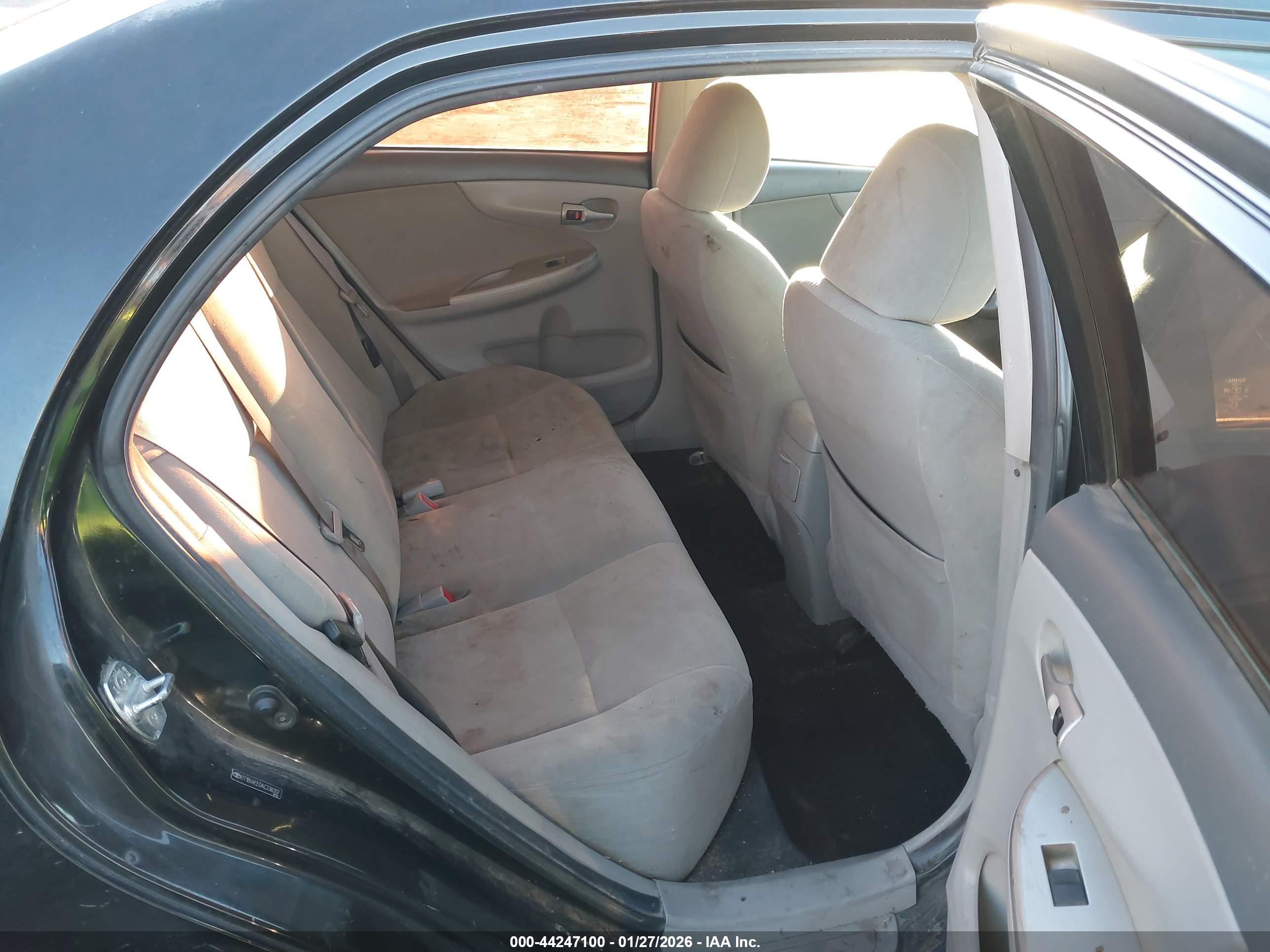 TOYOTA COROLLA image 8
