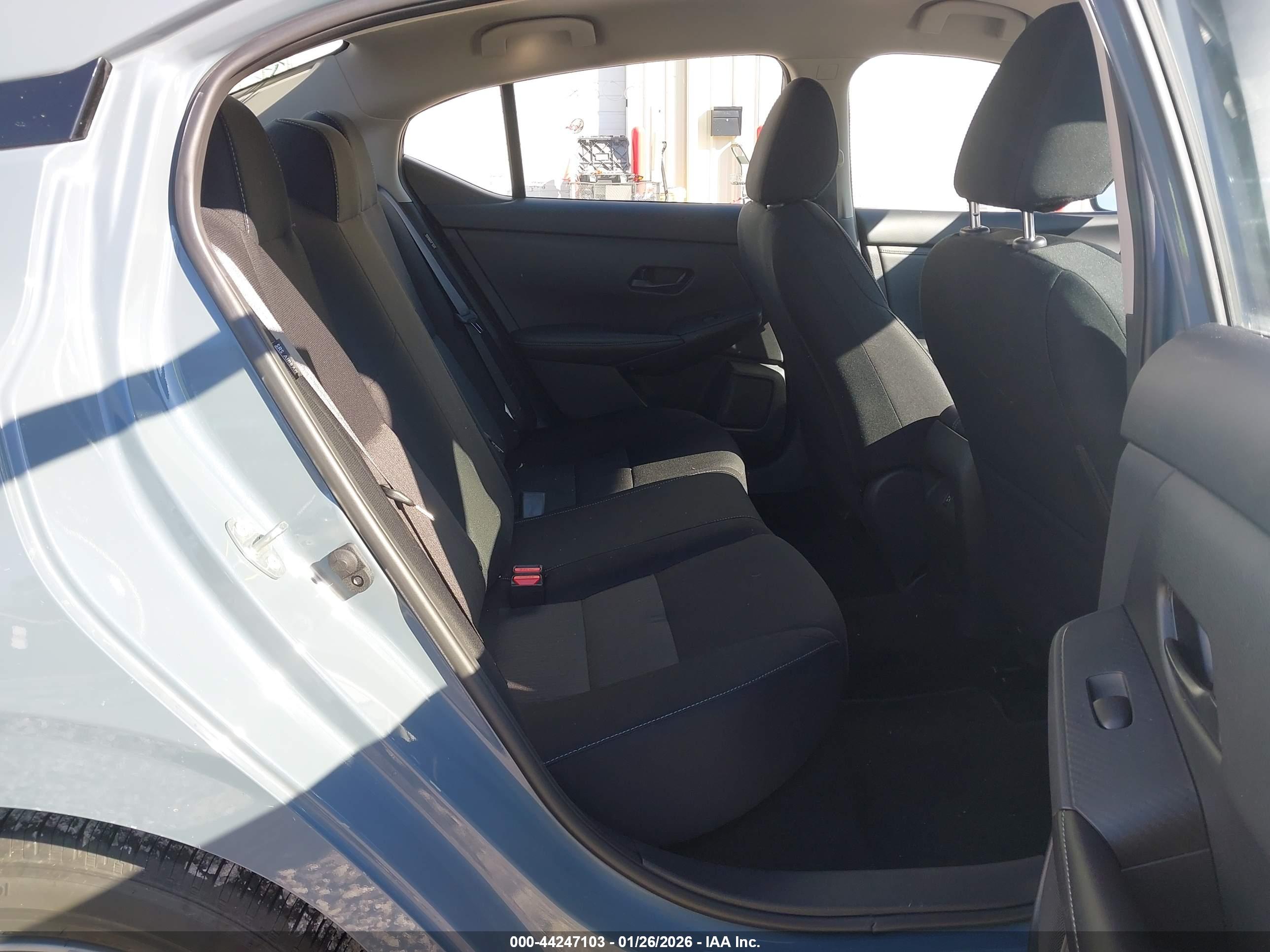 NISSAN SENTRA image 8