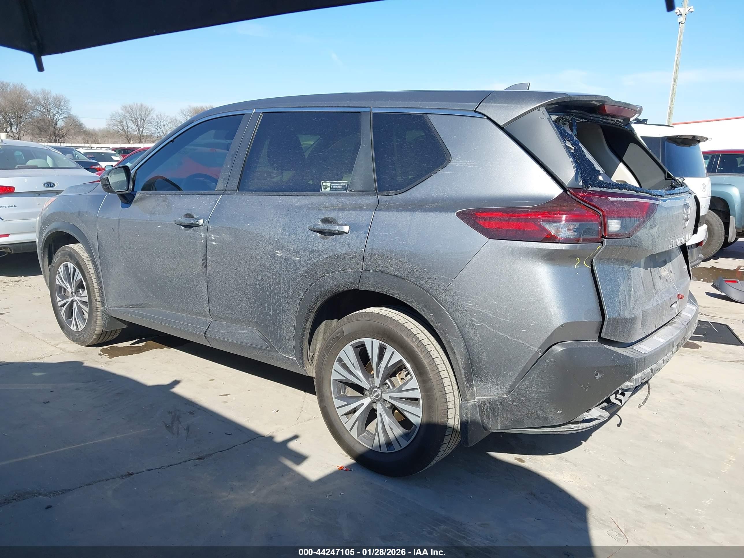 NISSAN ROGUE image 3