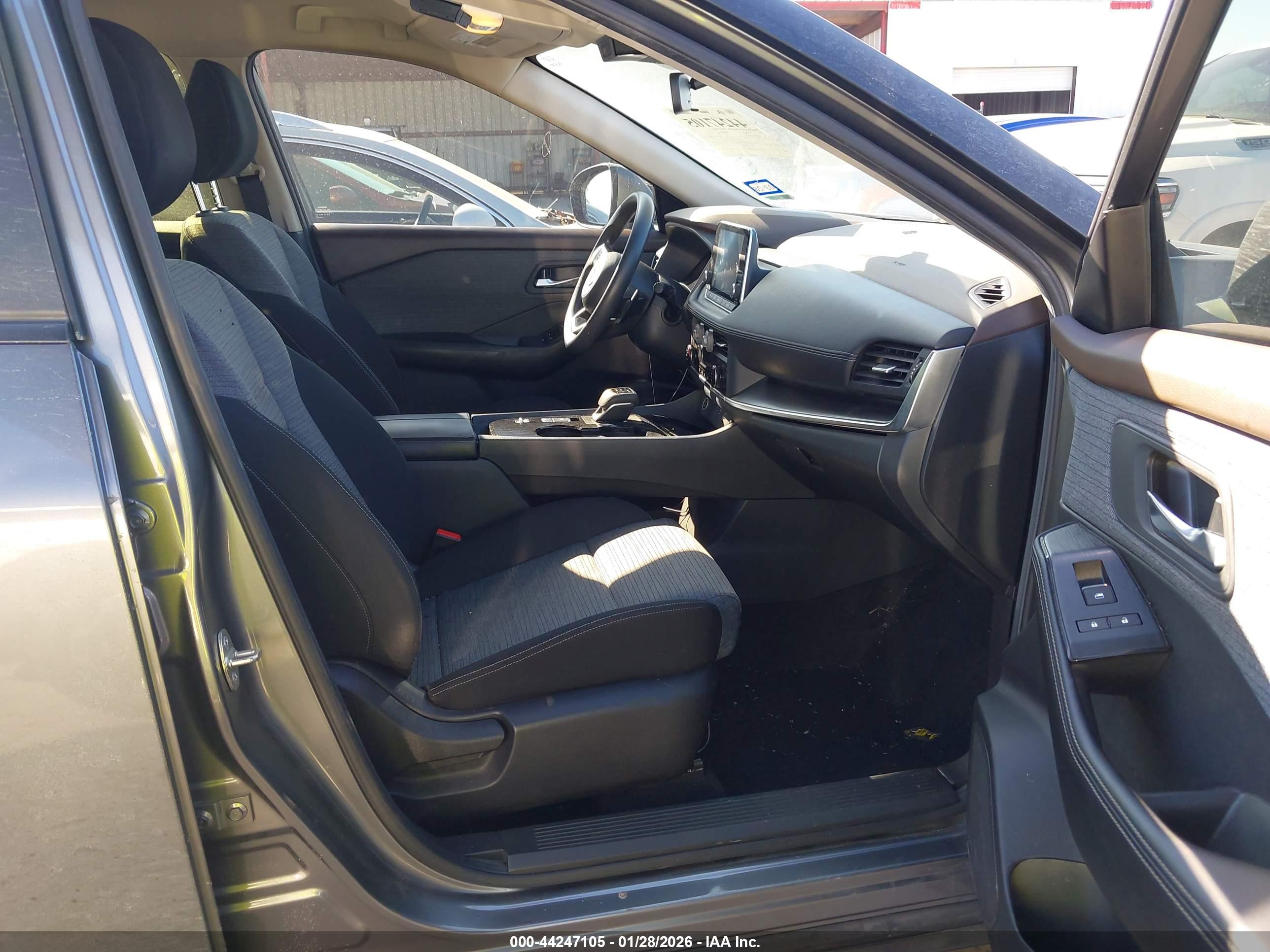 NISSAN ROGUE image 5