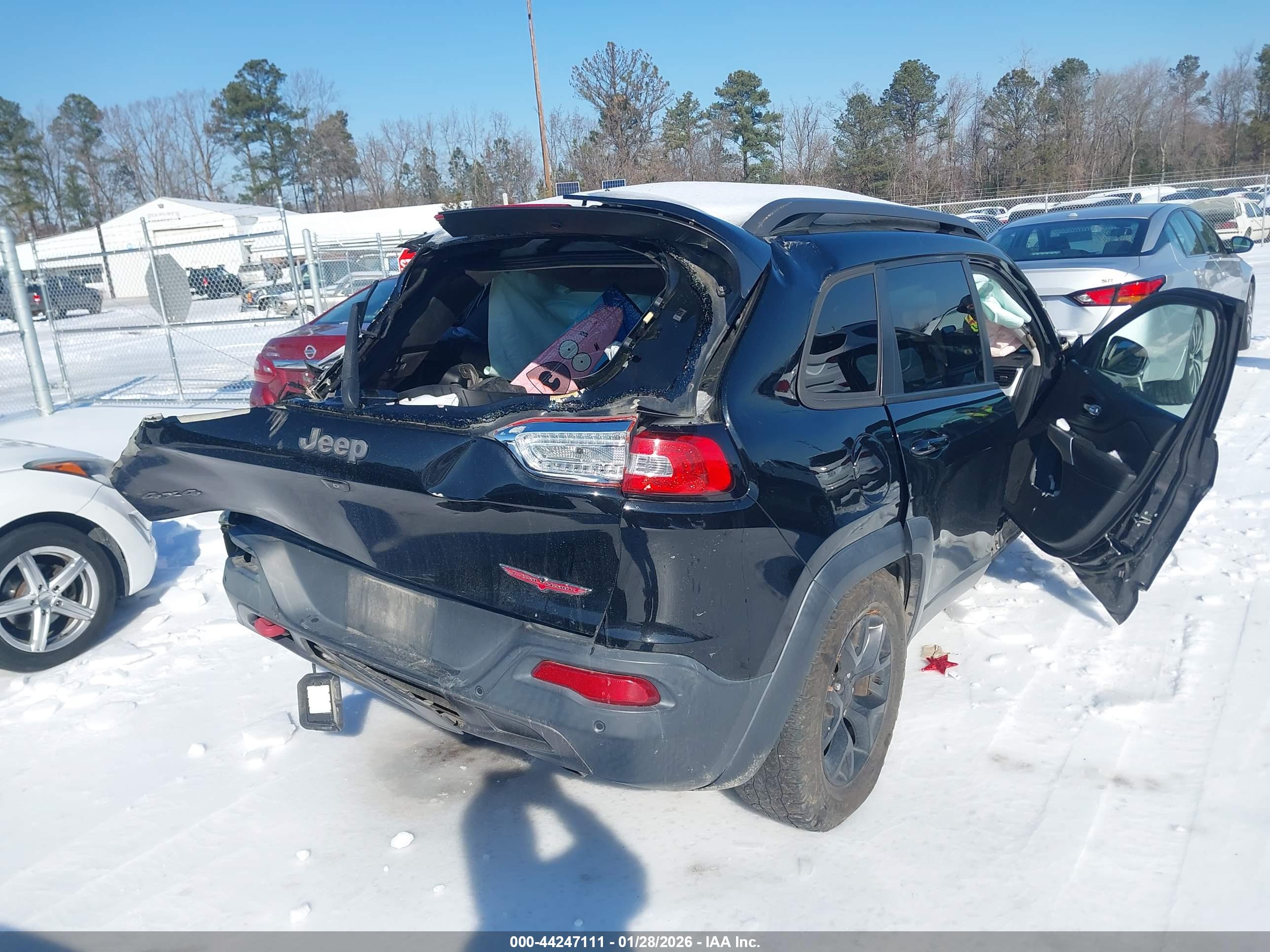 JEEP CHEROKEE image 4