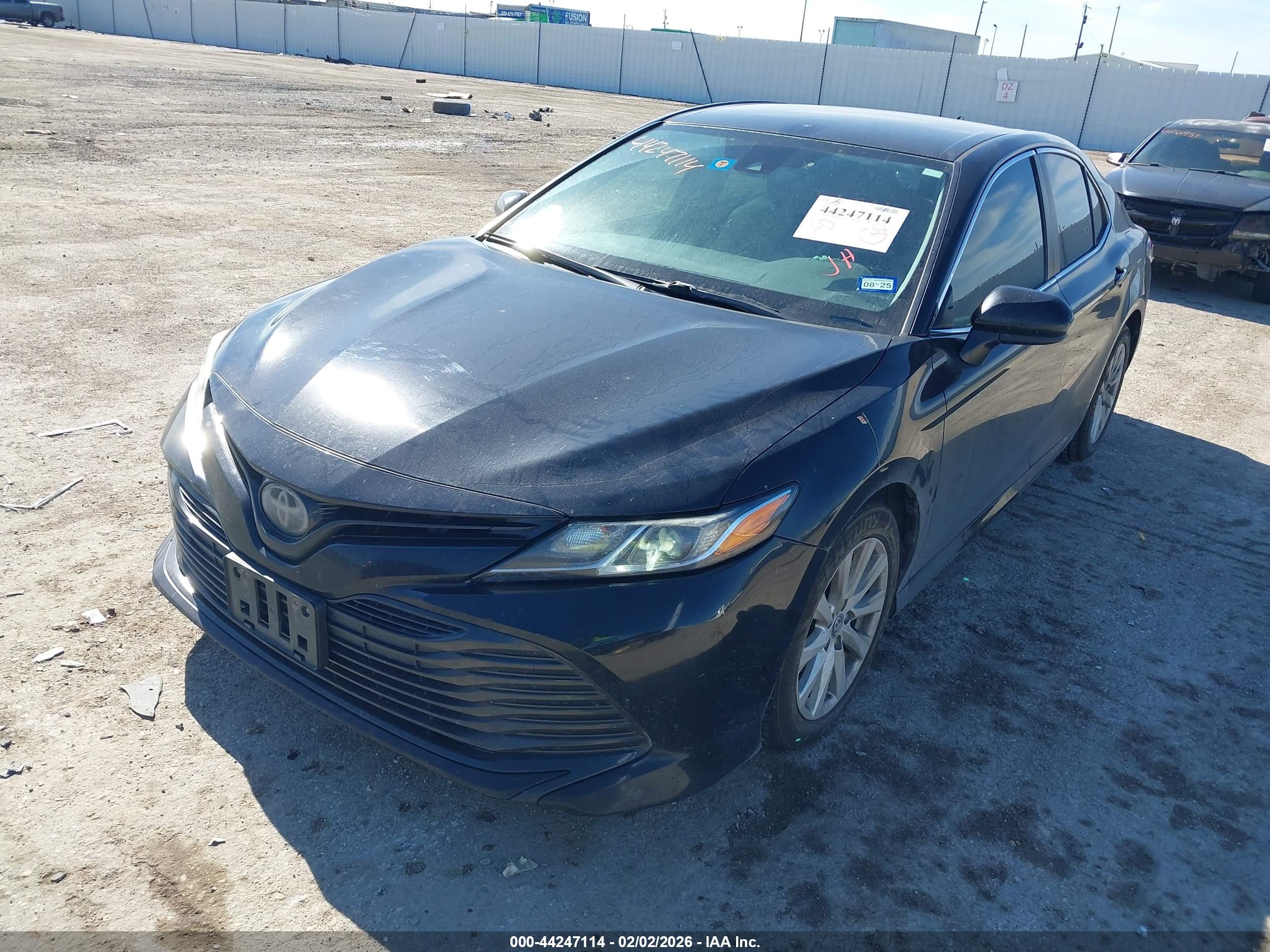 TOYOTA CAMRY image 2