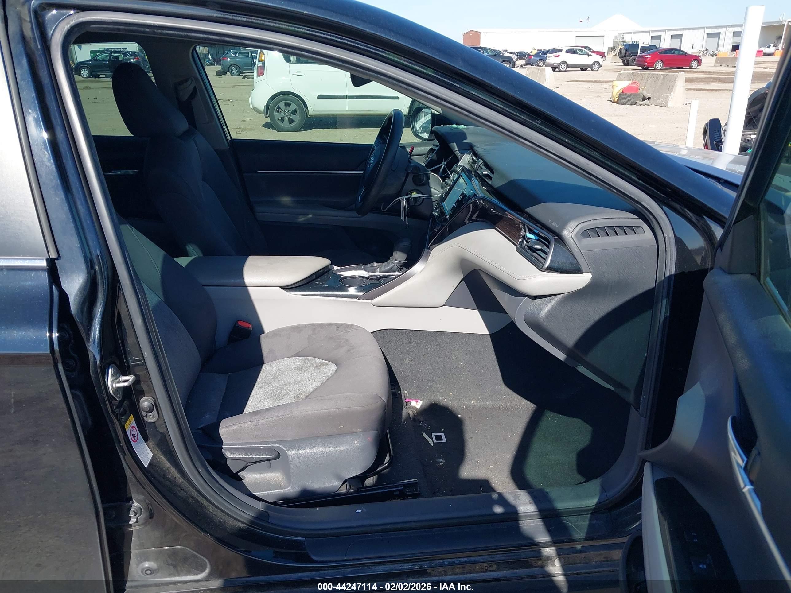 TOYOTA CAMRY image 5