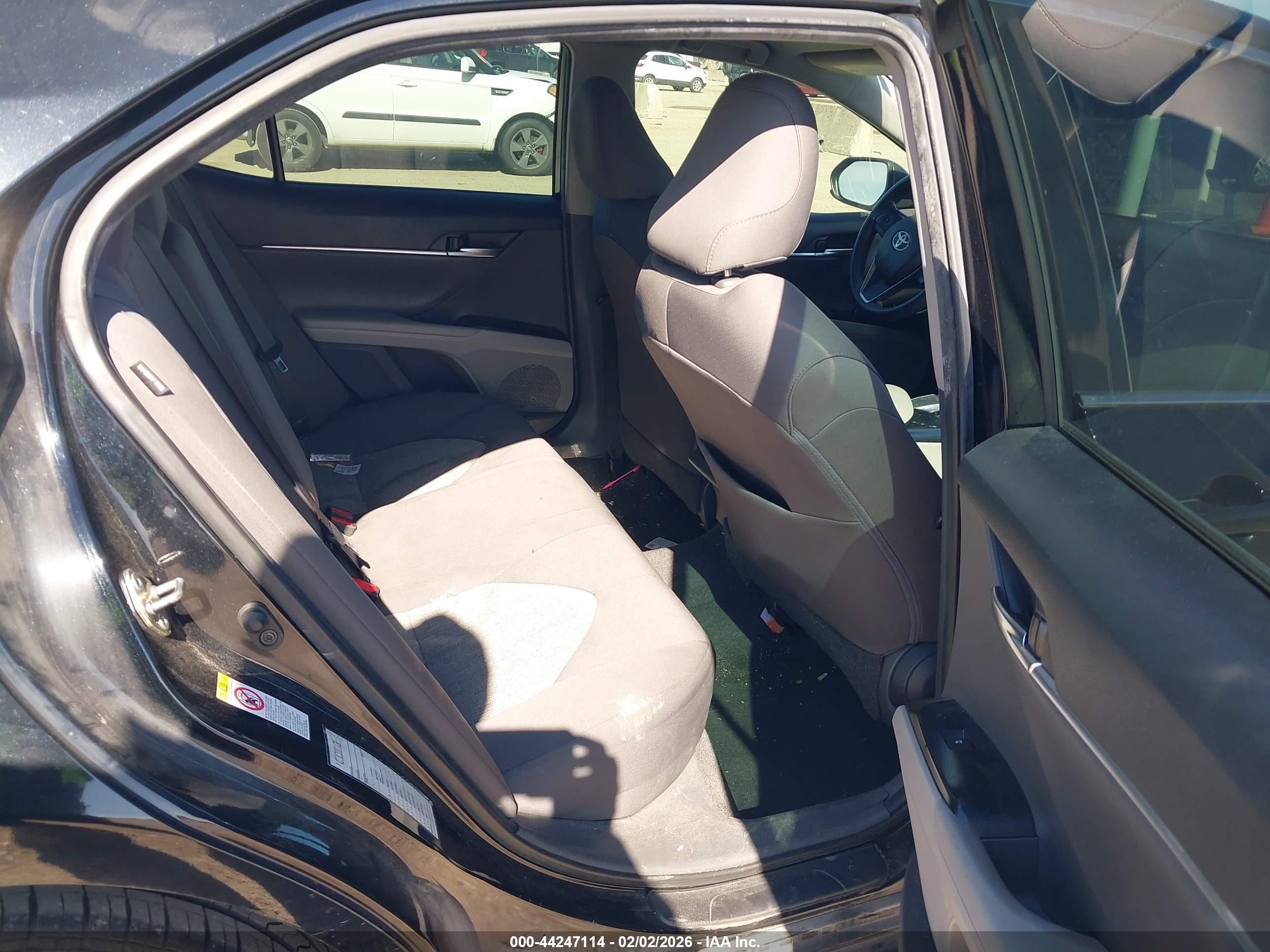 TOYOTA CAMRY image 8