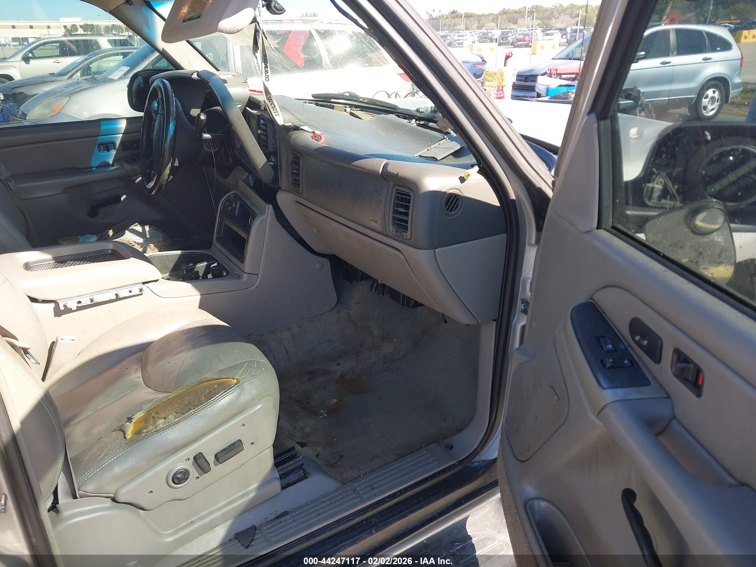 CHEVROLET TAHOE image 5