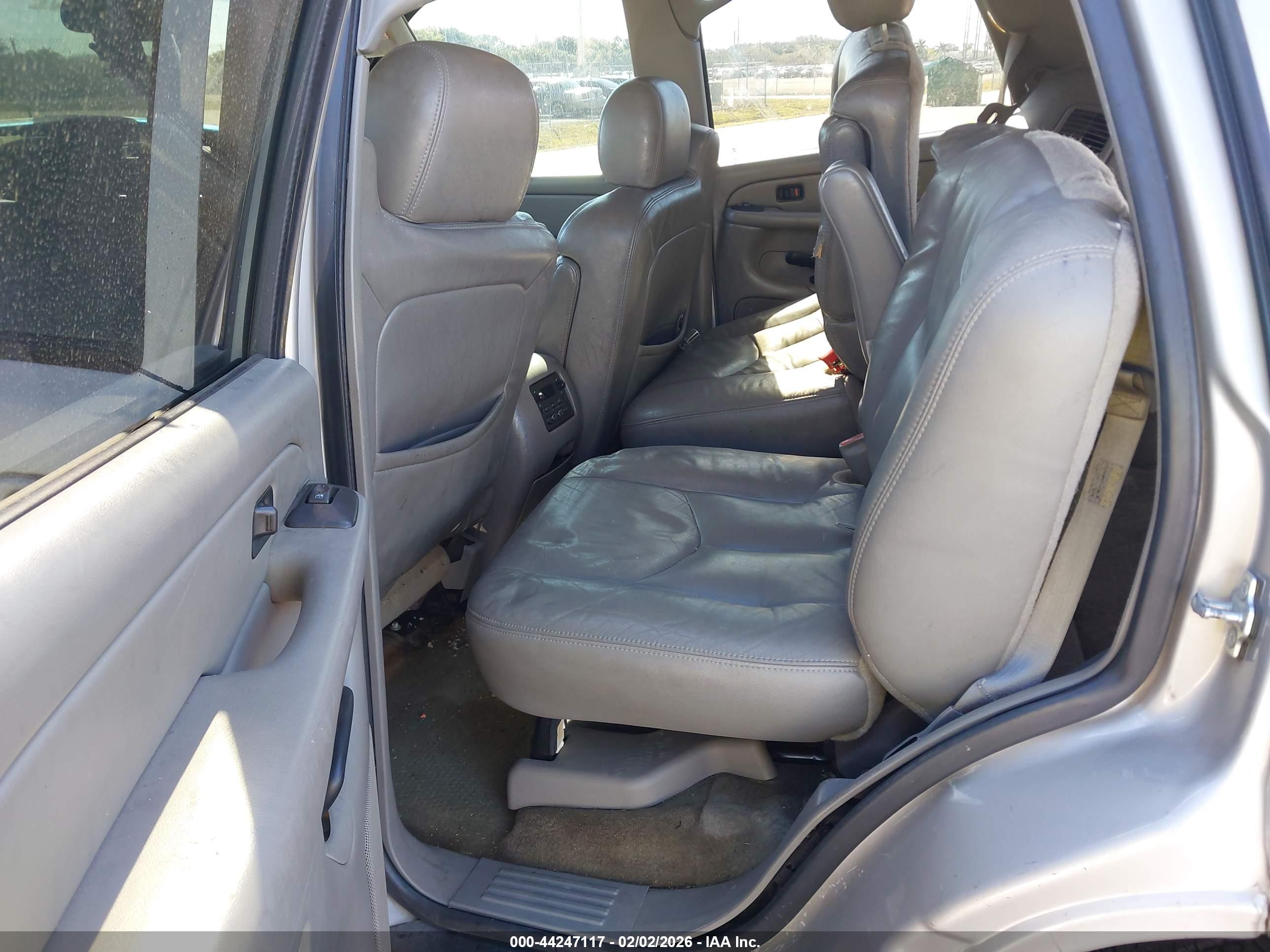 CHEVROLET TAHOE image 8