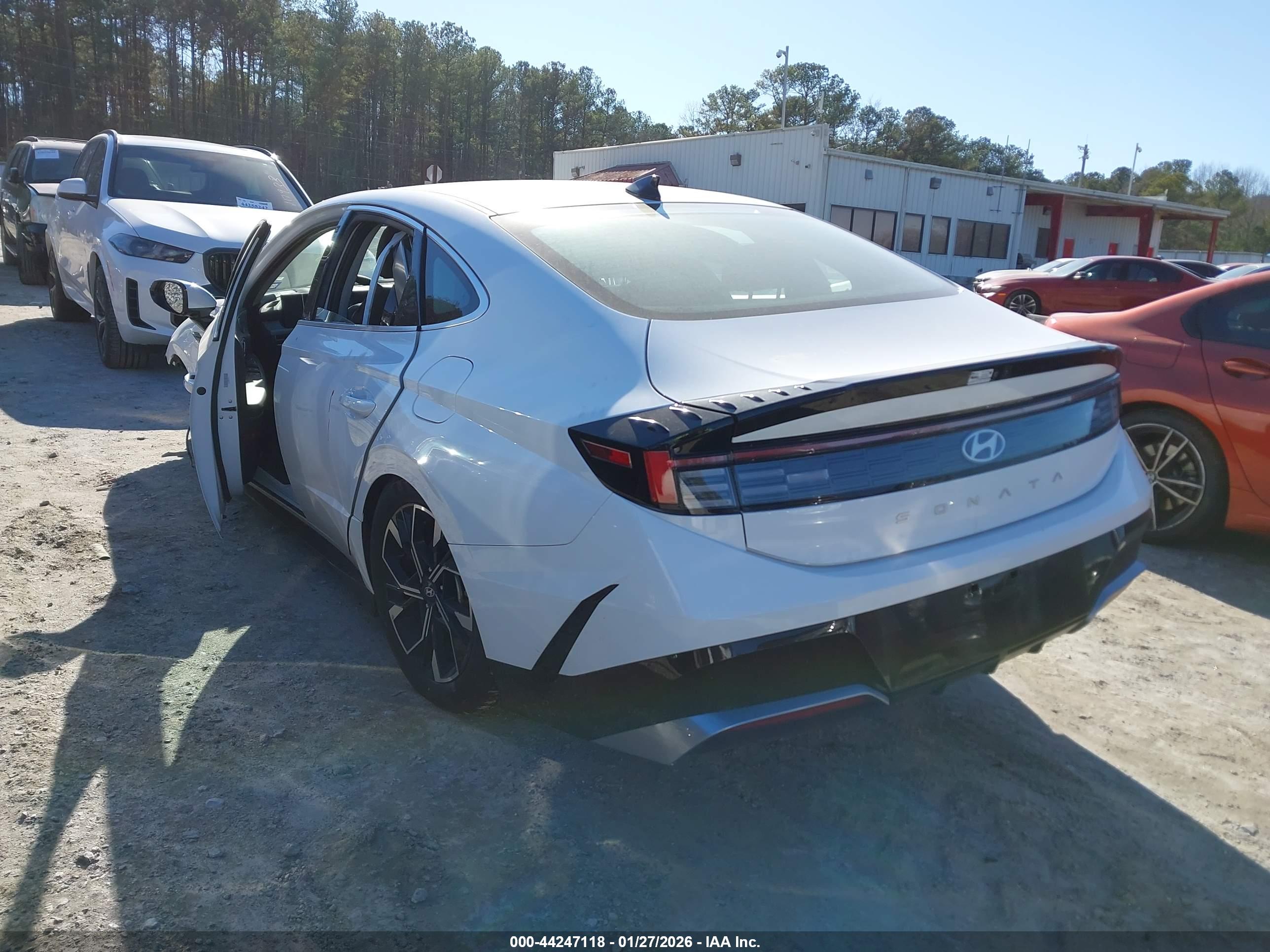 HYUNDAI SONATA image 3