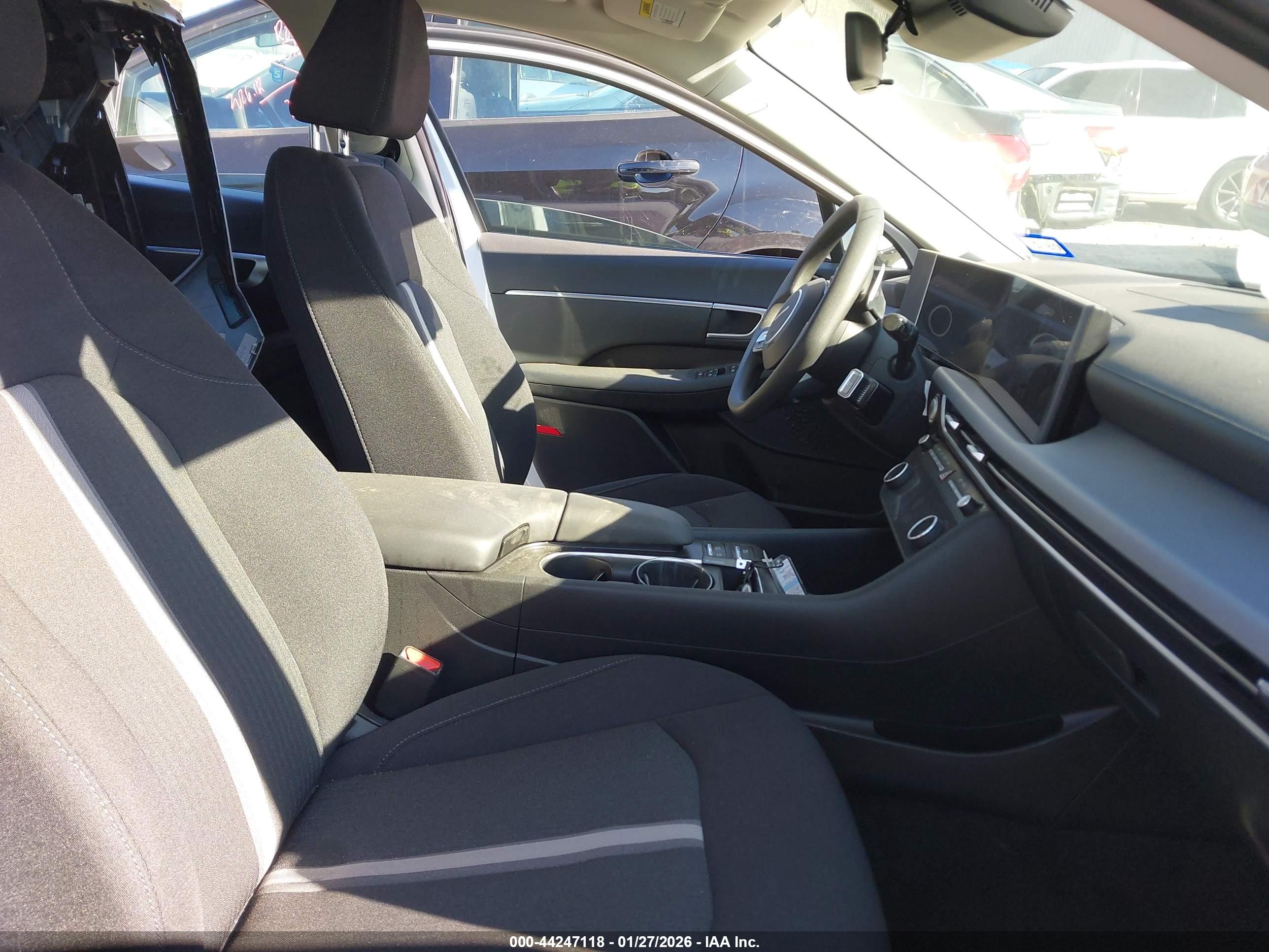HYUNDAI SONATA image 5