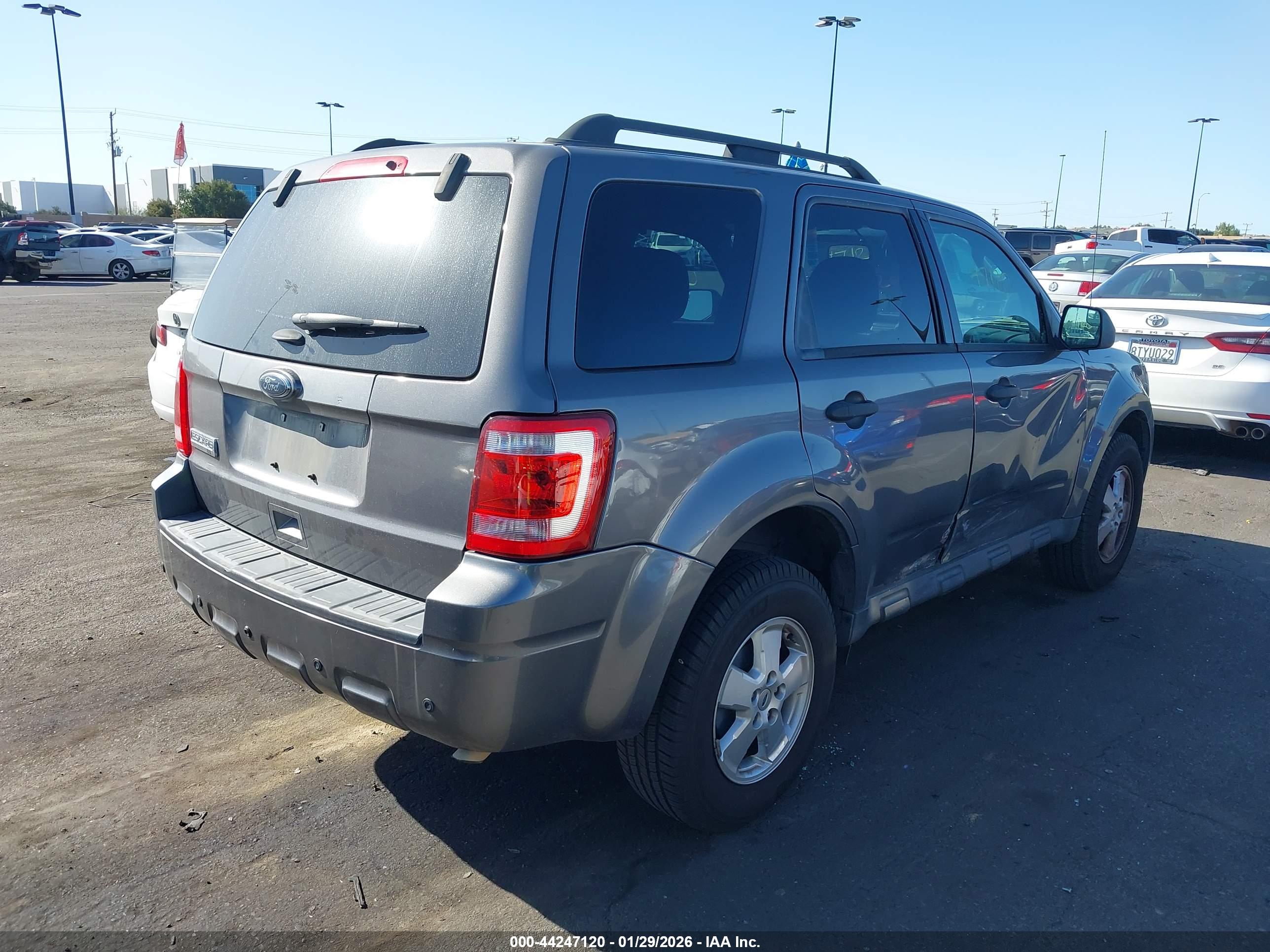 FORD ESCAPE image 4