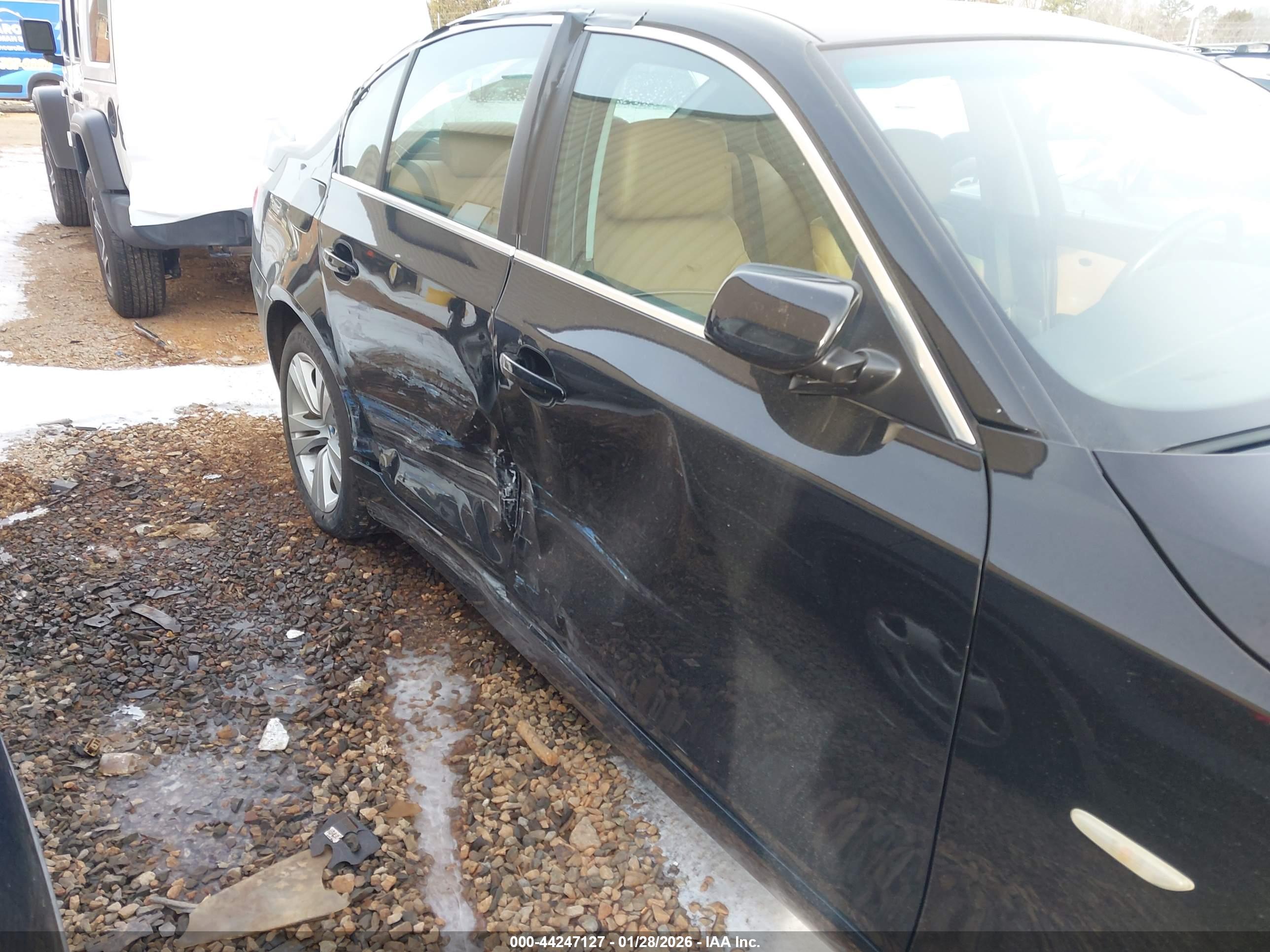 BMW 528I image 6