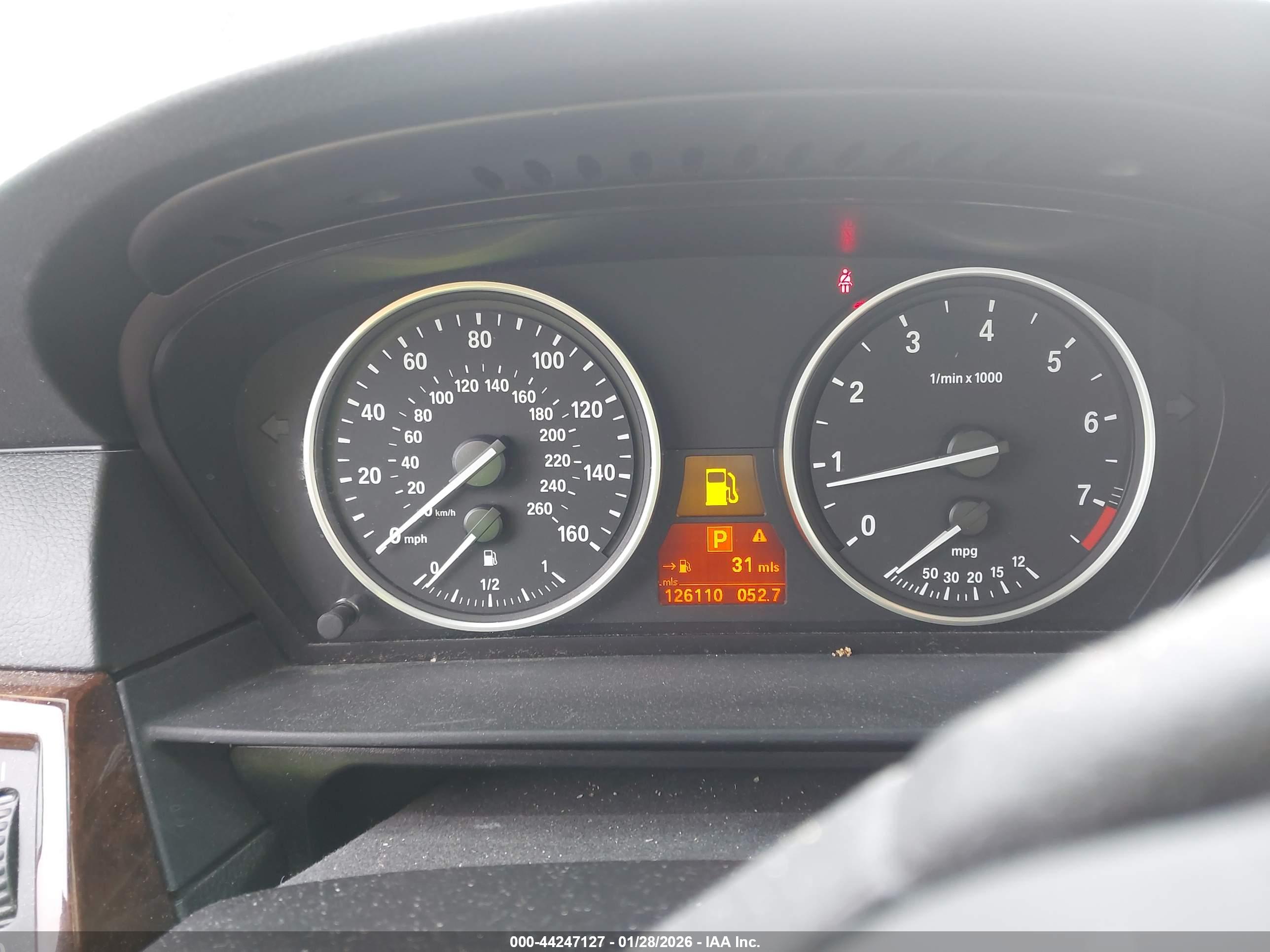 BMW 528I image 7