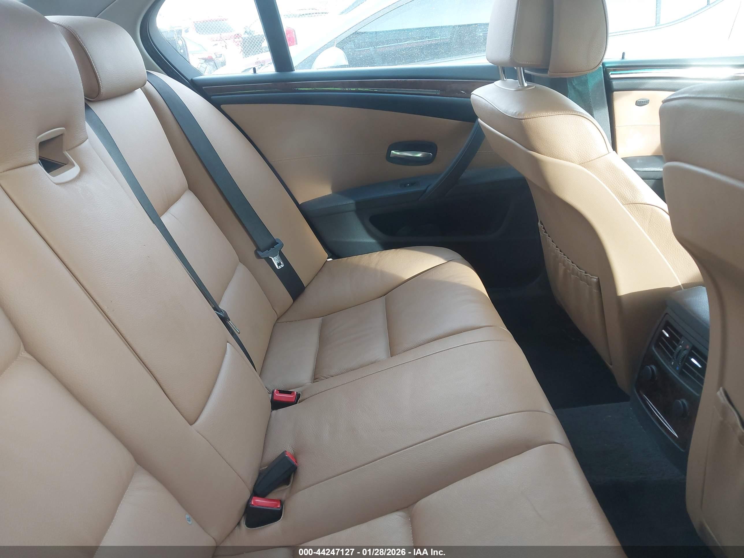 BMW 528I image 8