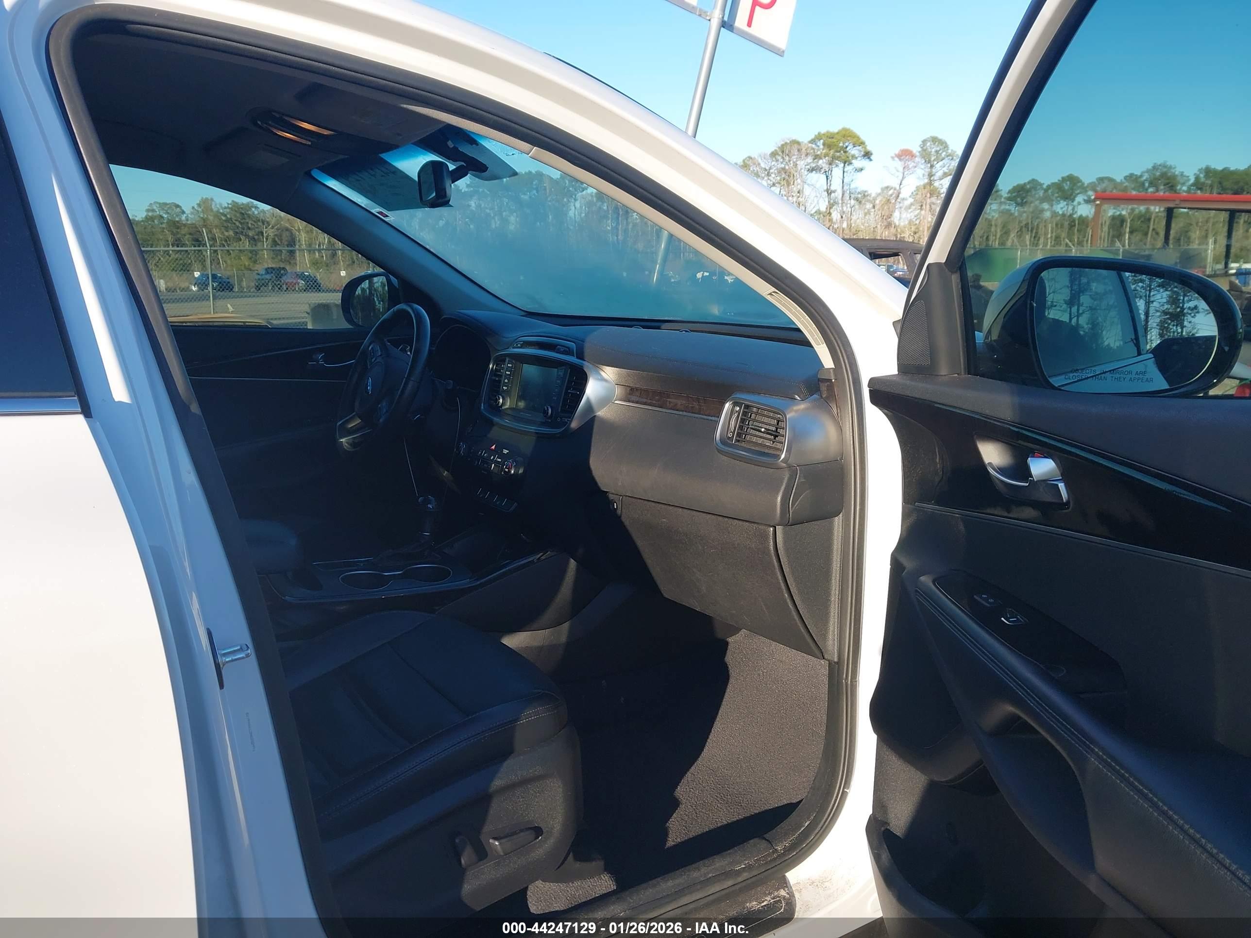 KIA SORENTO image 5
