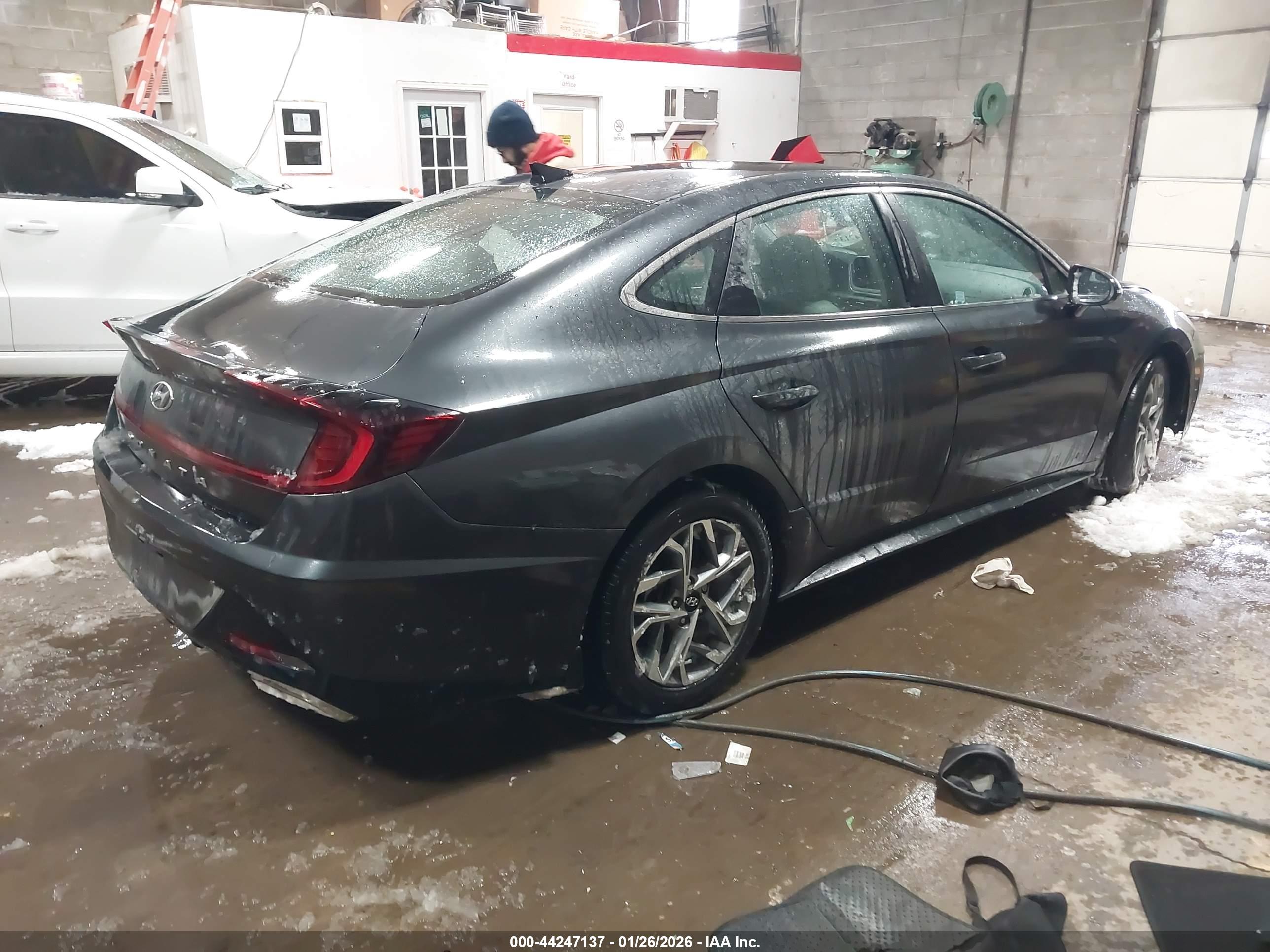 HYUNDAI SONATA image 4