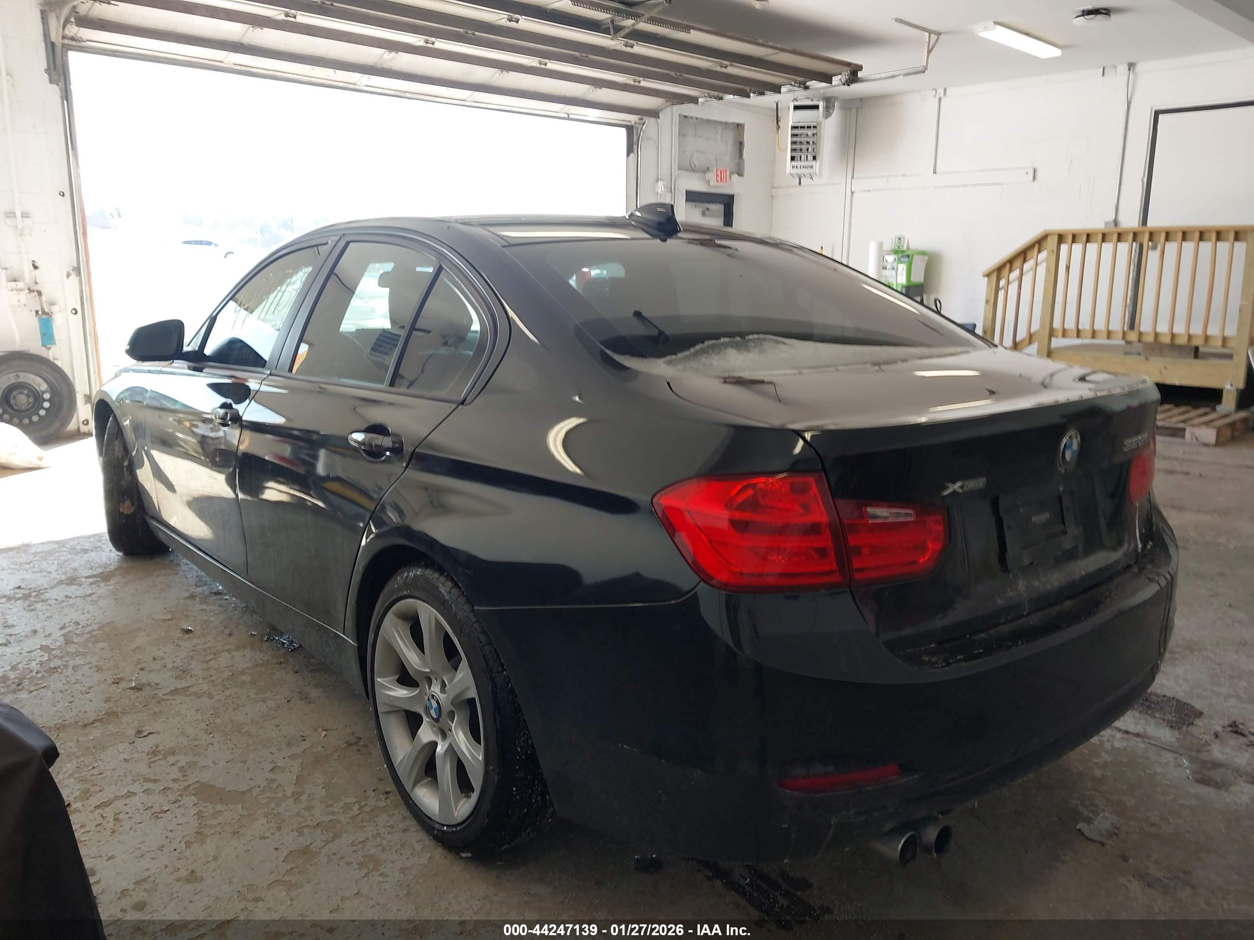 BMW 328I image 3
