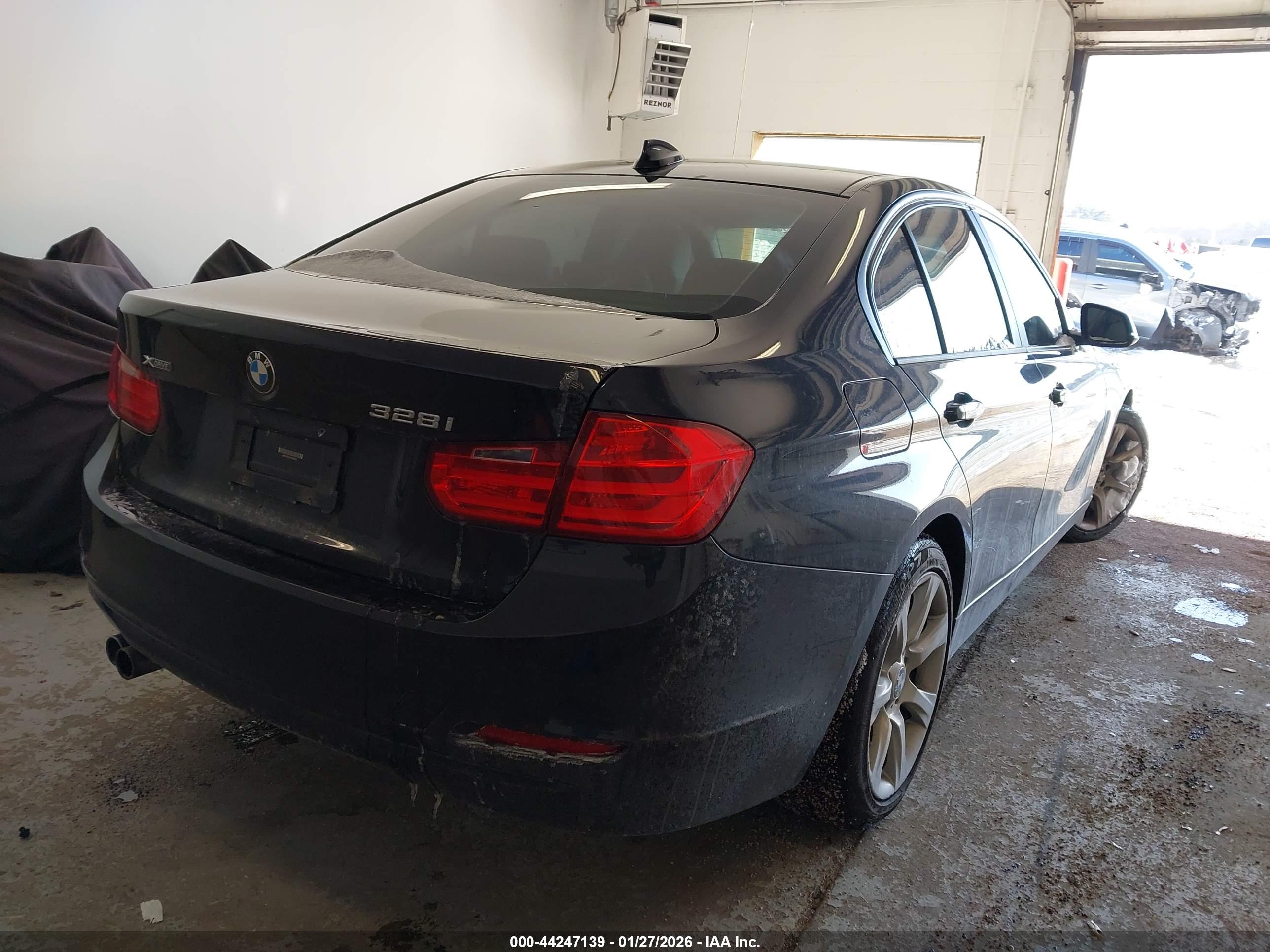 BMW 328I image 4