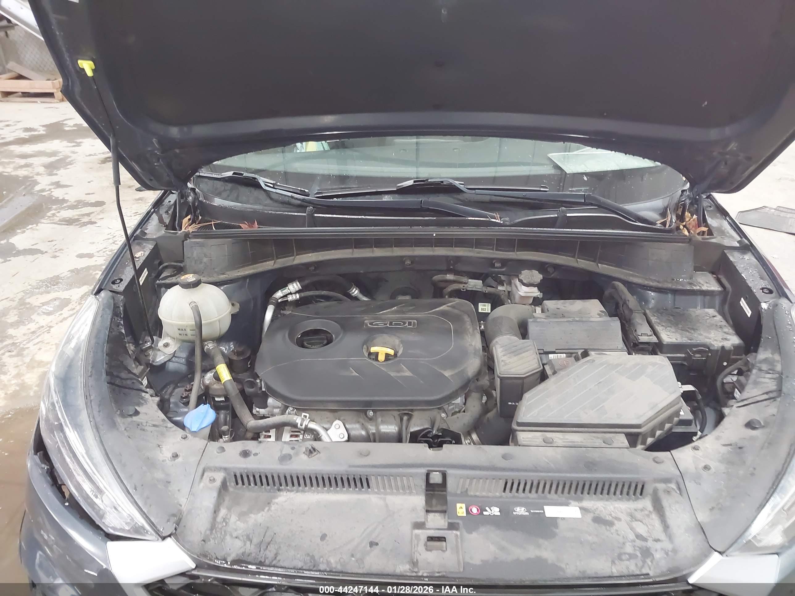 HYUNDAI TUCSON image 10