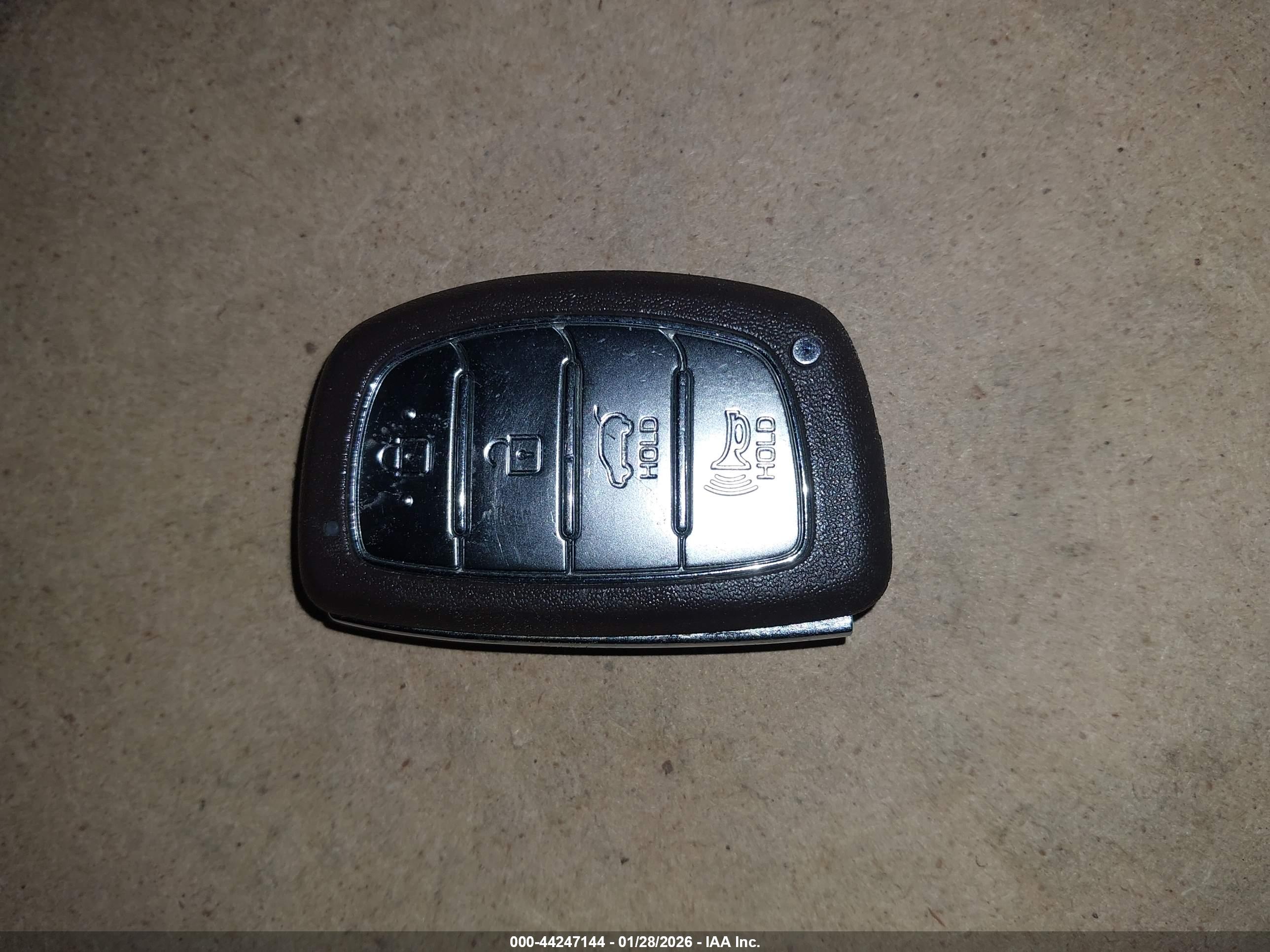 HYUNDAI TUCSON image 11