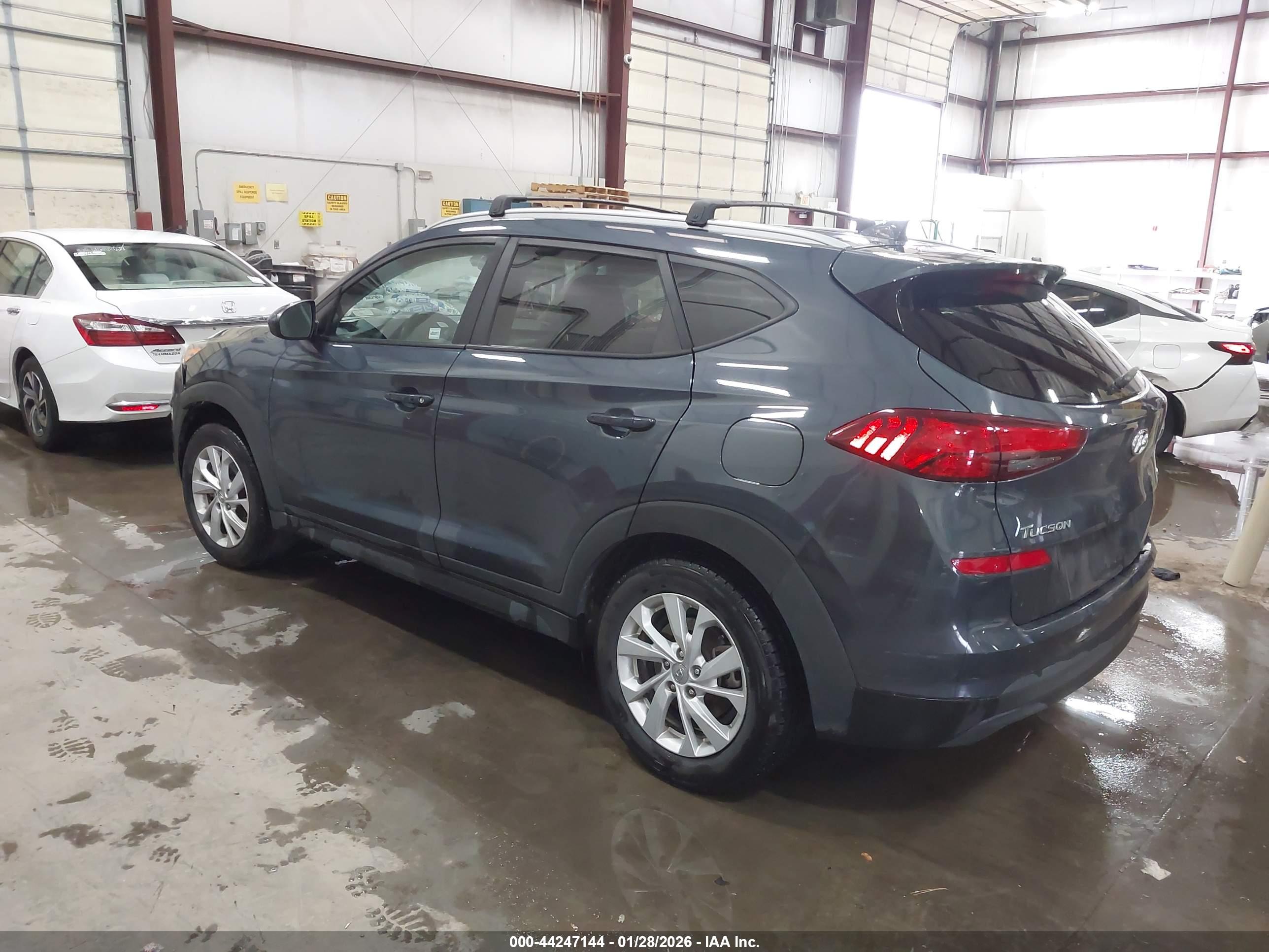 HYUNDAI TUCSON image 3