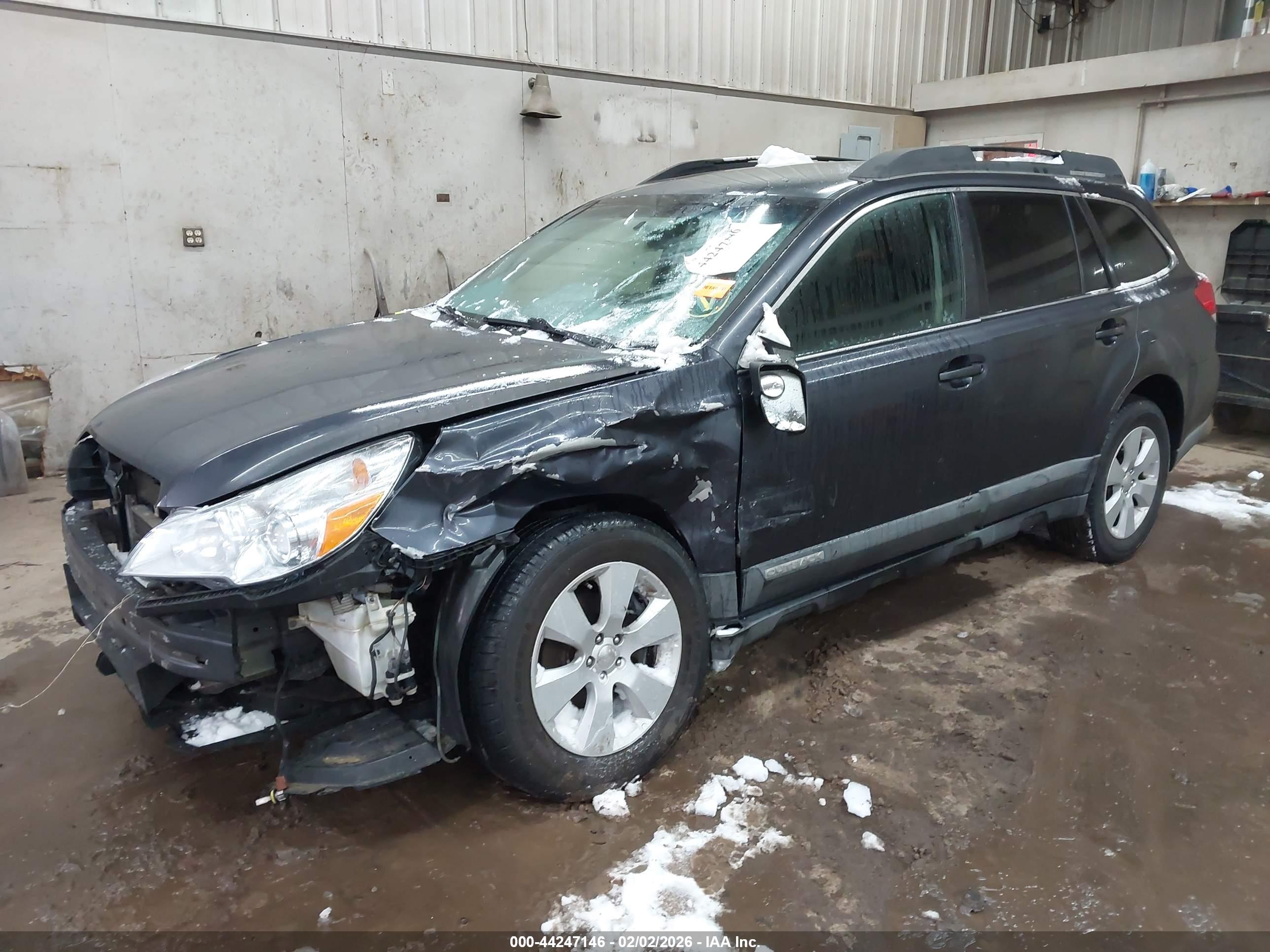SUBARU OUTBACK image 2