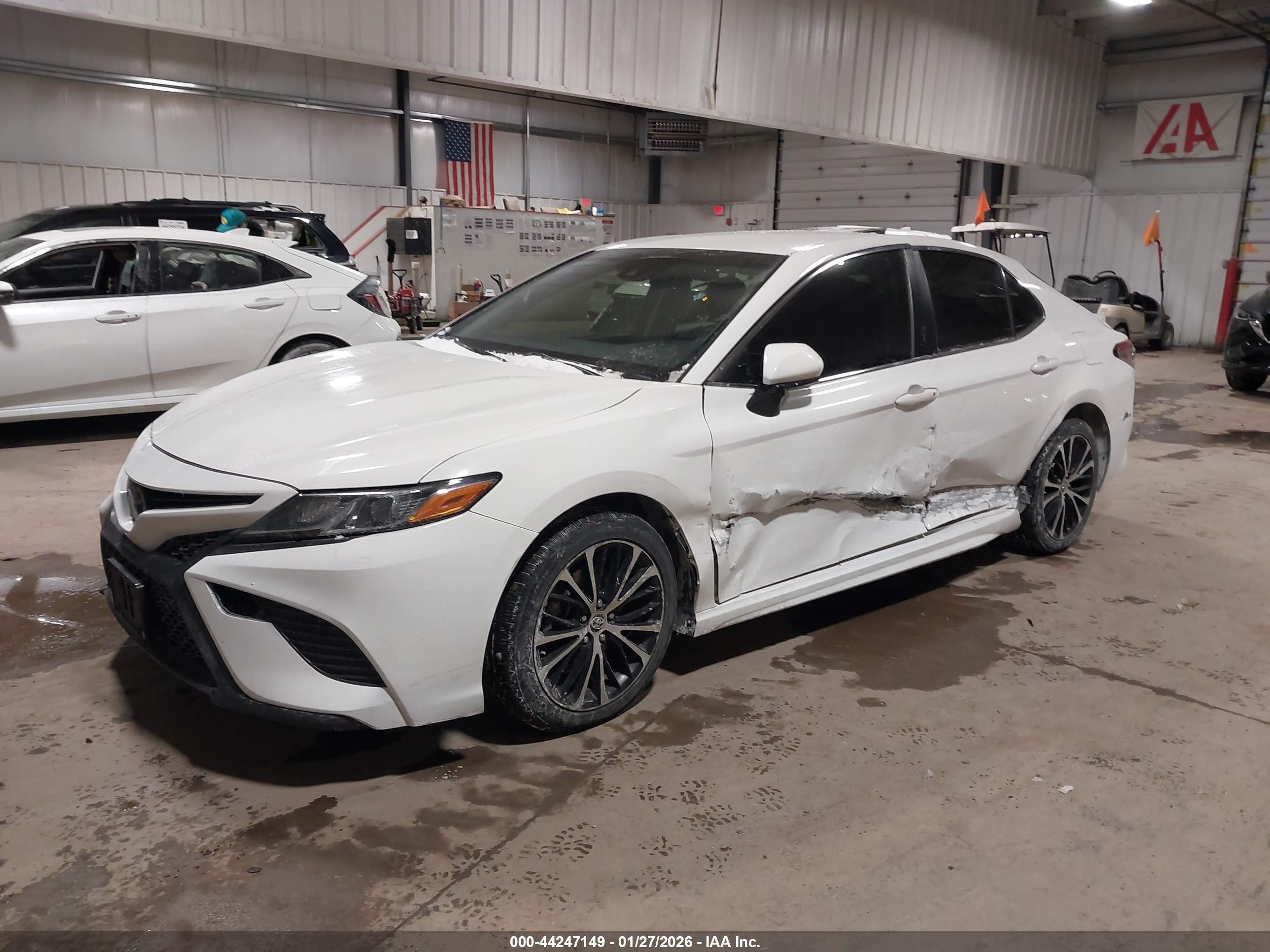 TOYOTA CAMRY image 2