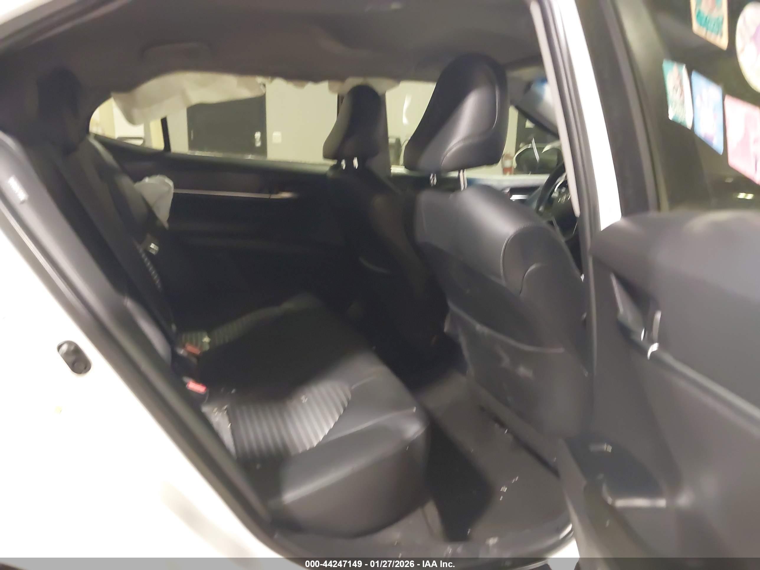 TOYOTA CAMRY image 8