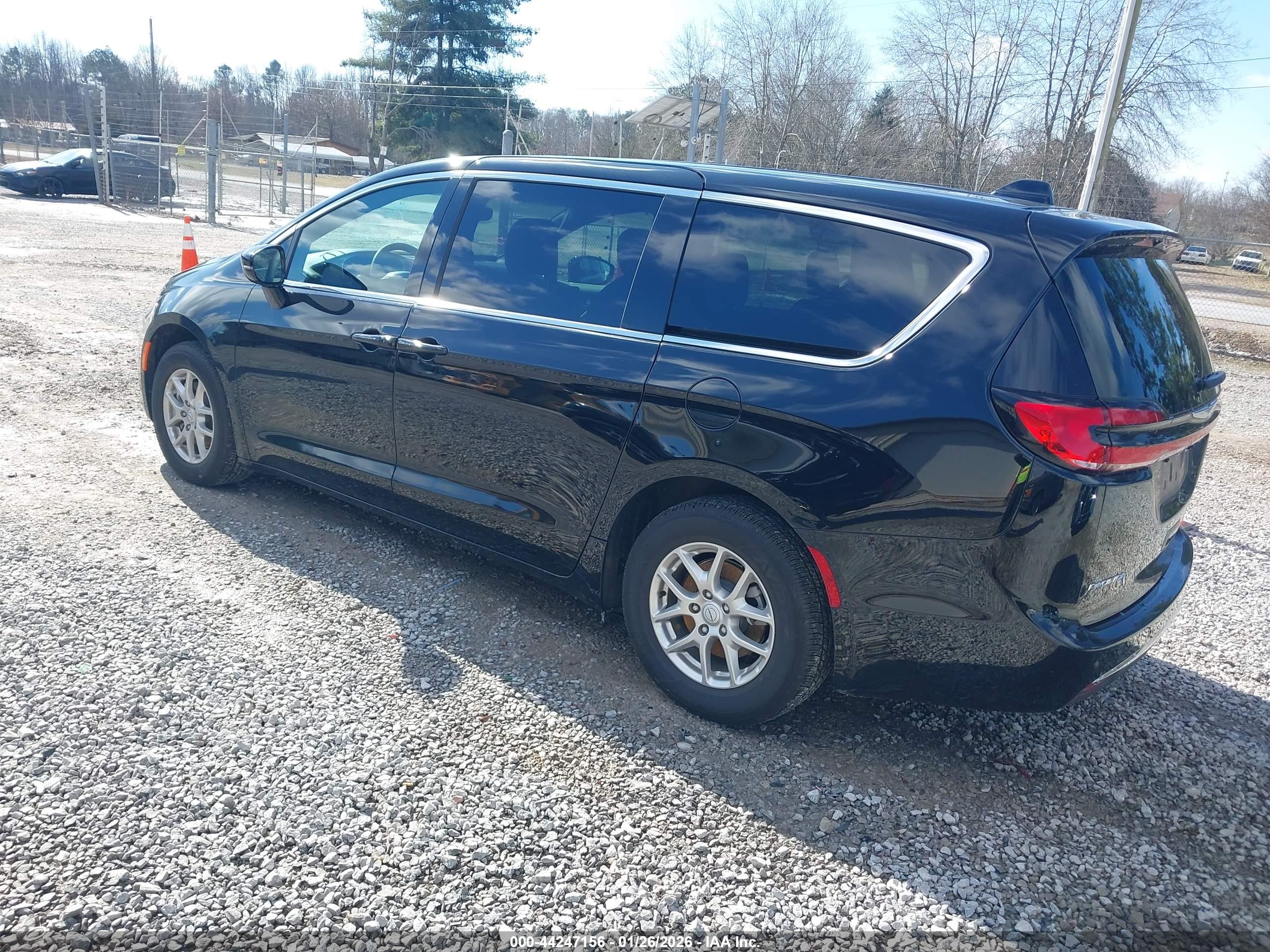 CHRYSLER PACIFICA image 3