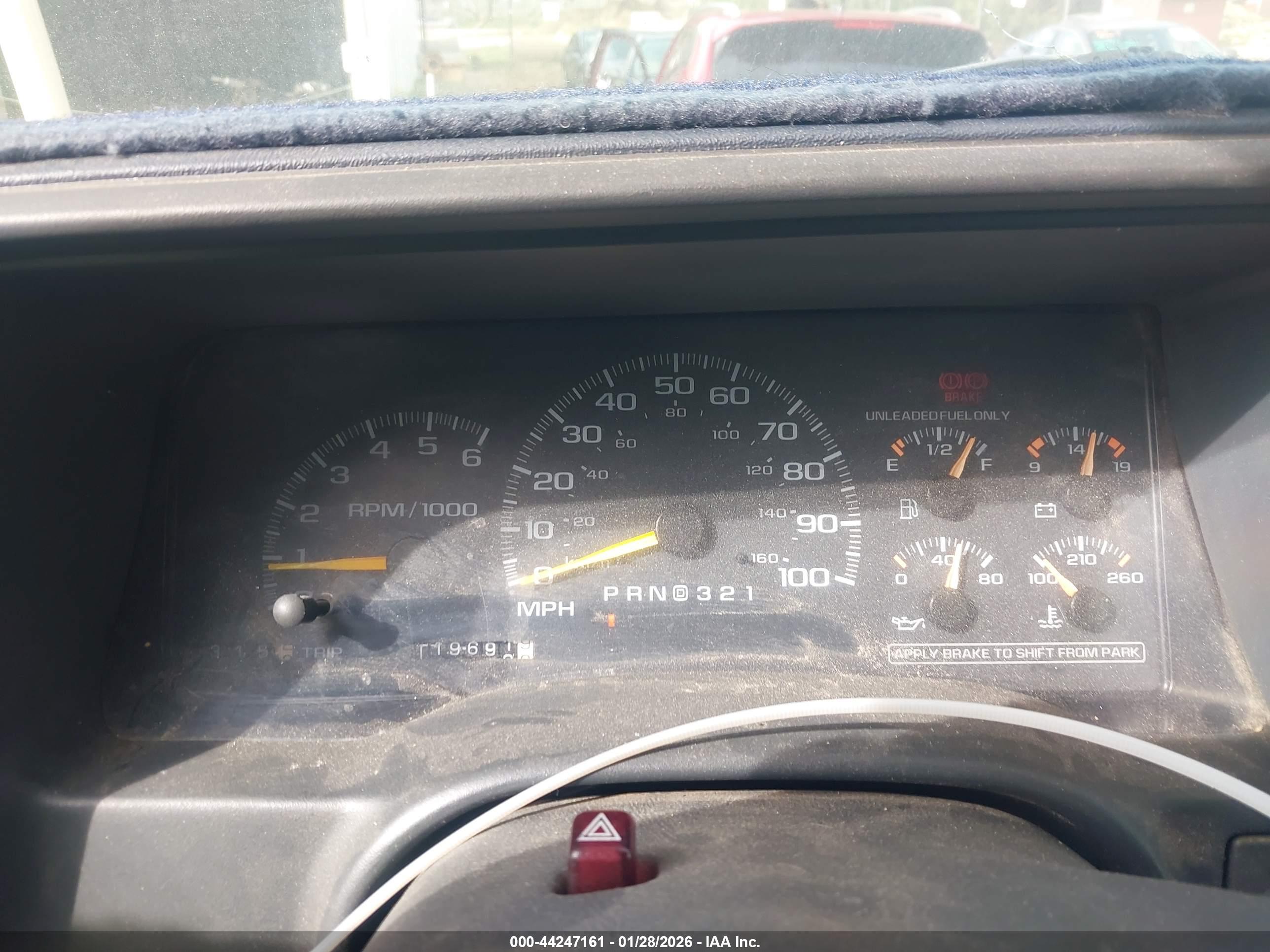 CHEVROLET C1500 image 7