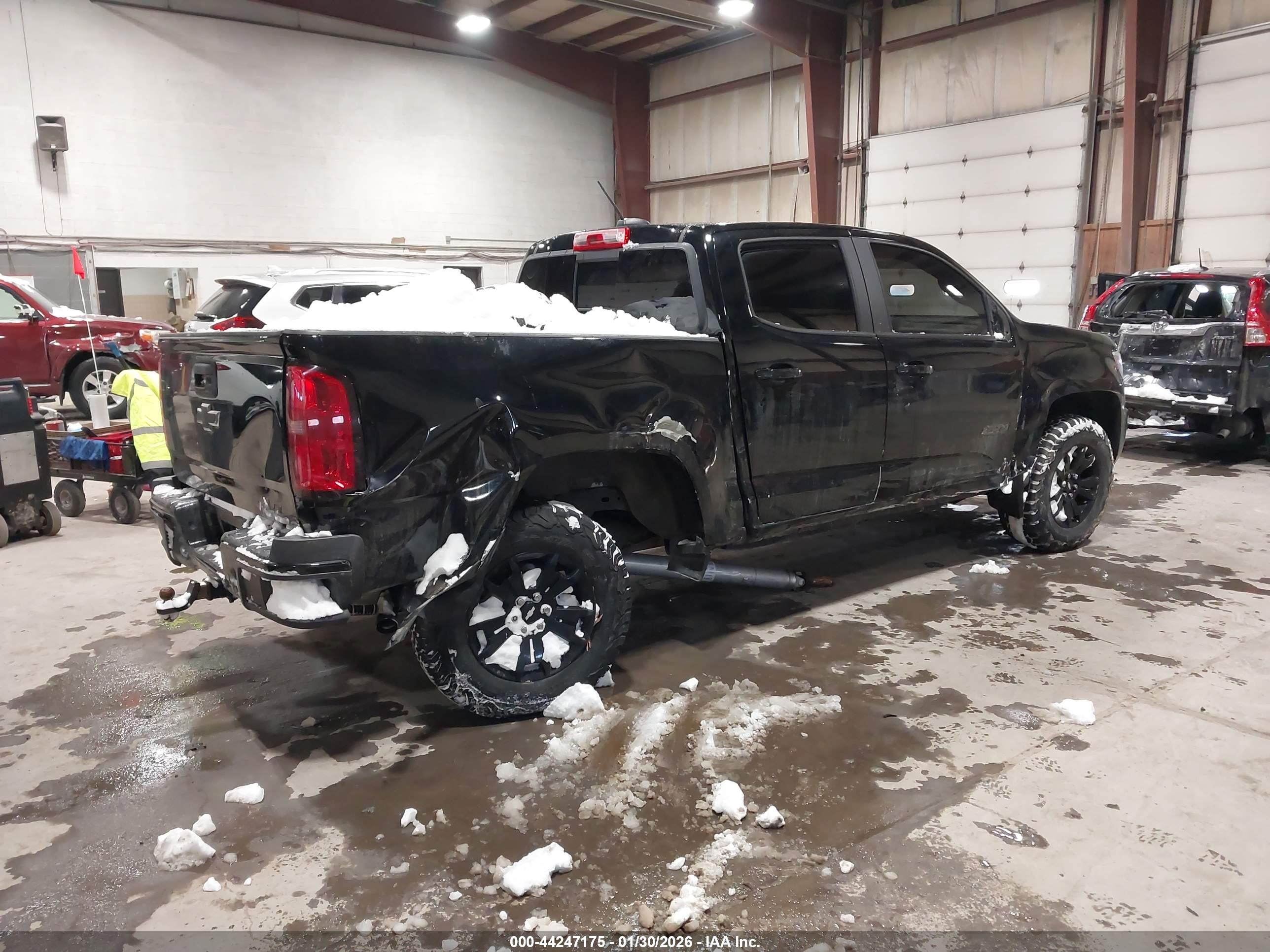 CHEVROLET COLORADO image 4