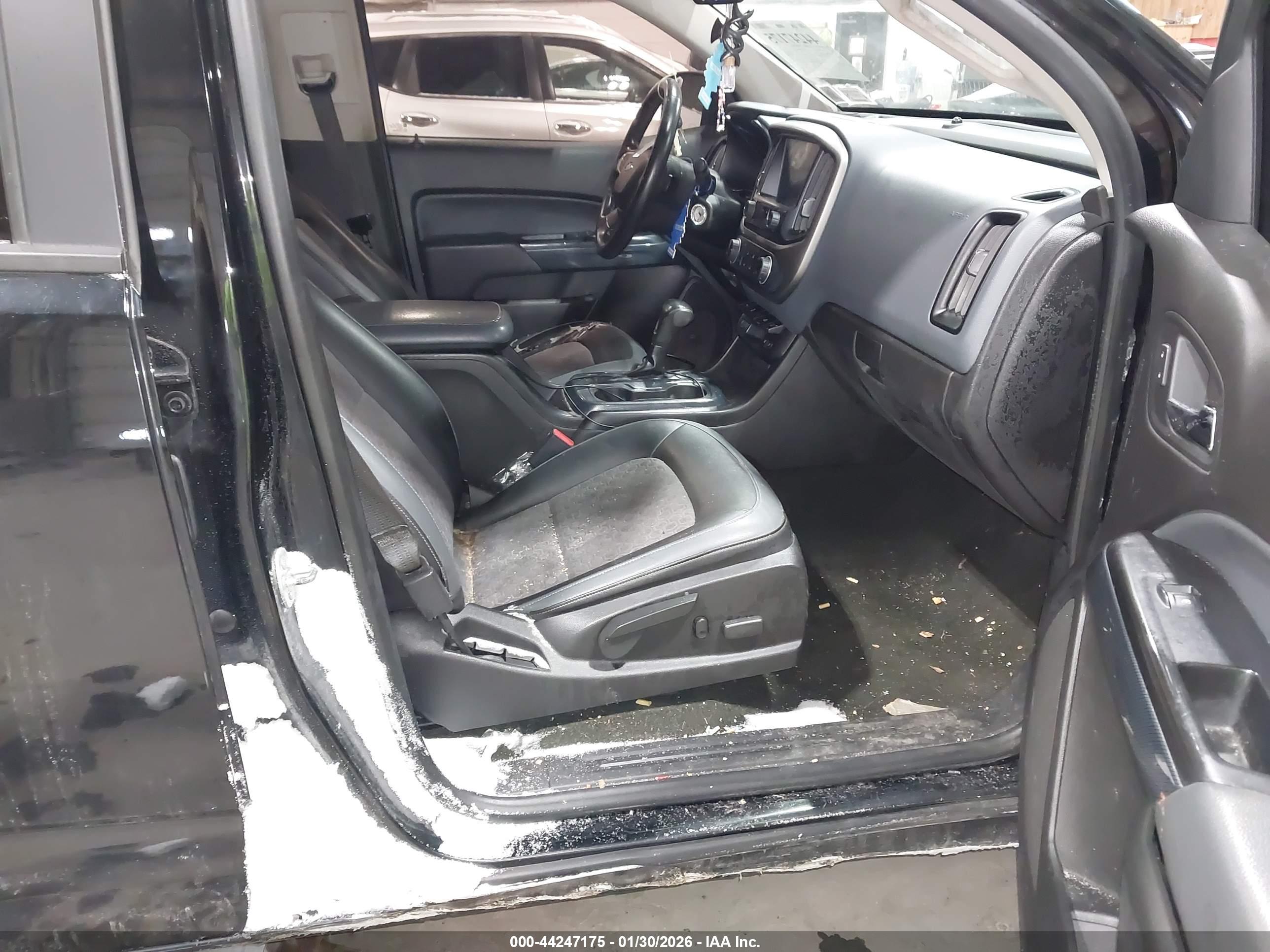 CHEVROLET COLORADO image 5