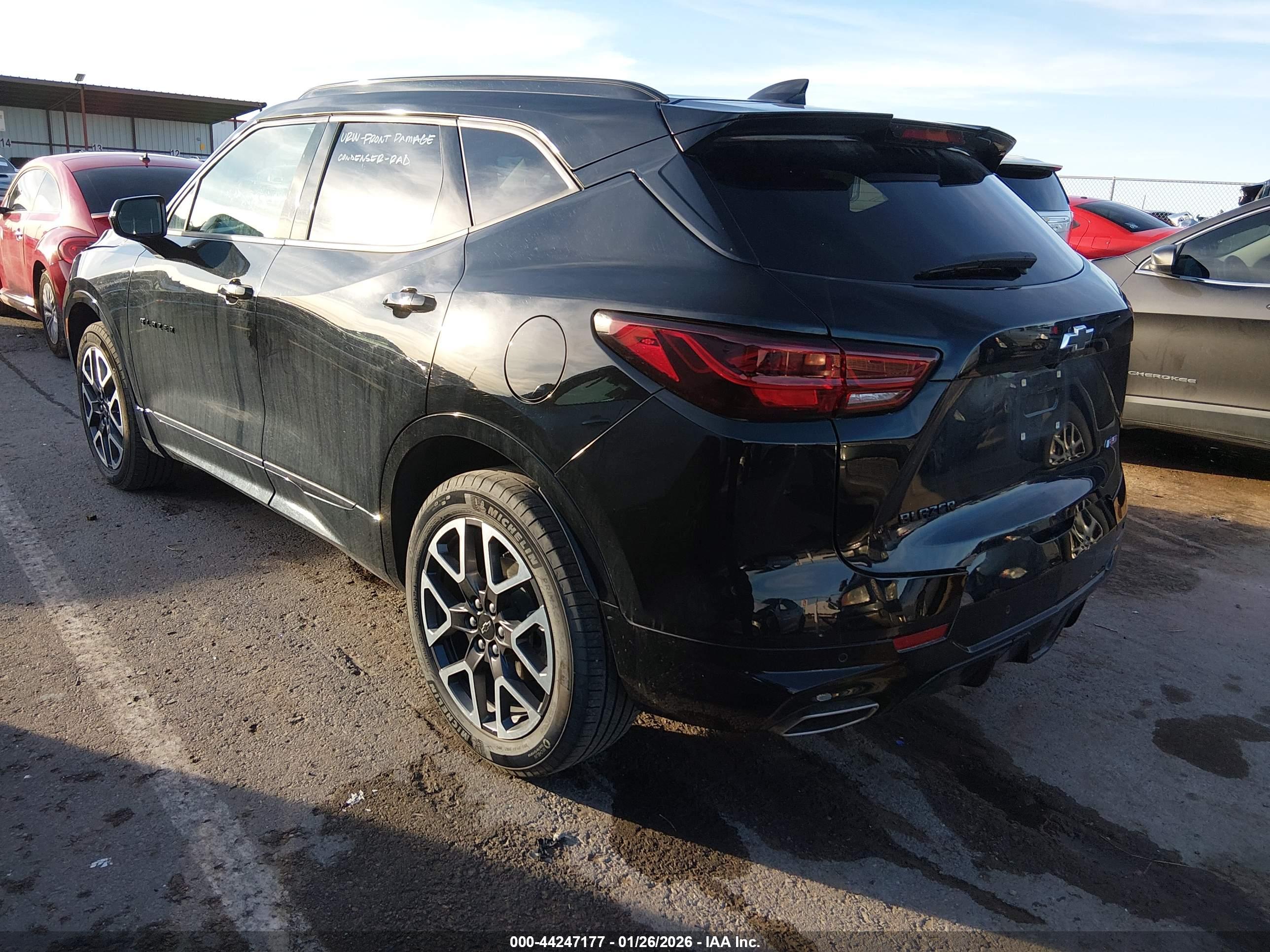 CHEVROLET BLAZER image 3