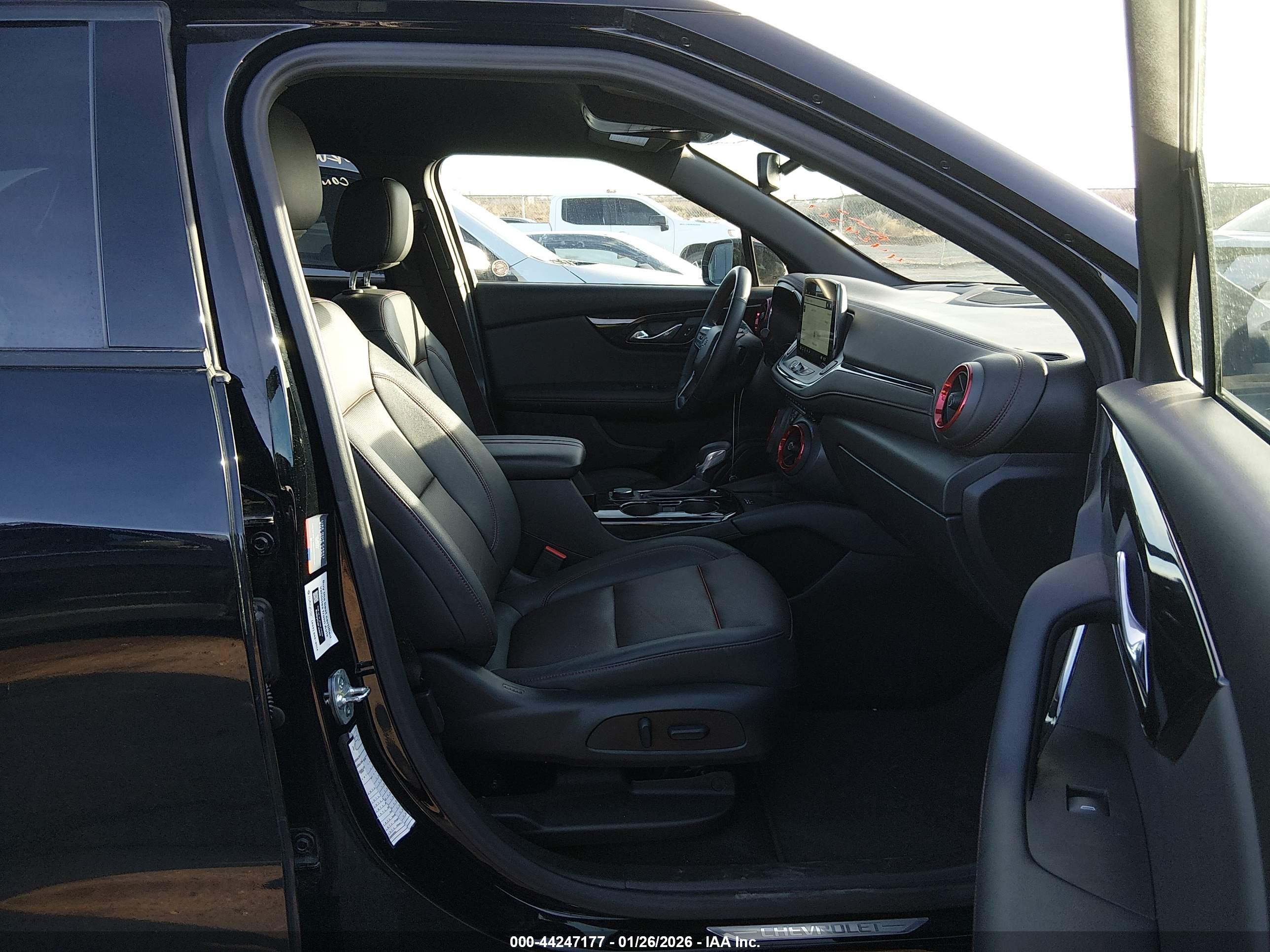 CHEVROLET BLAZER image 5