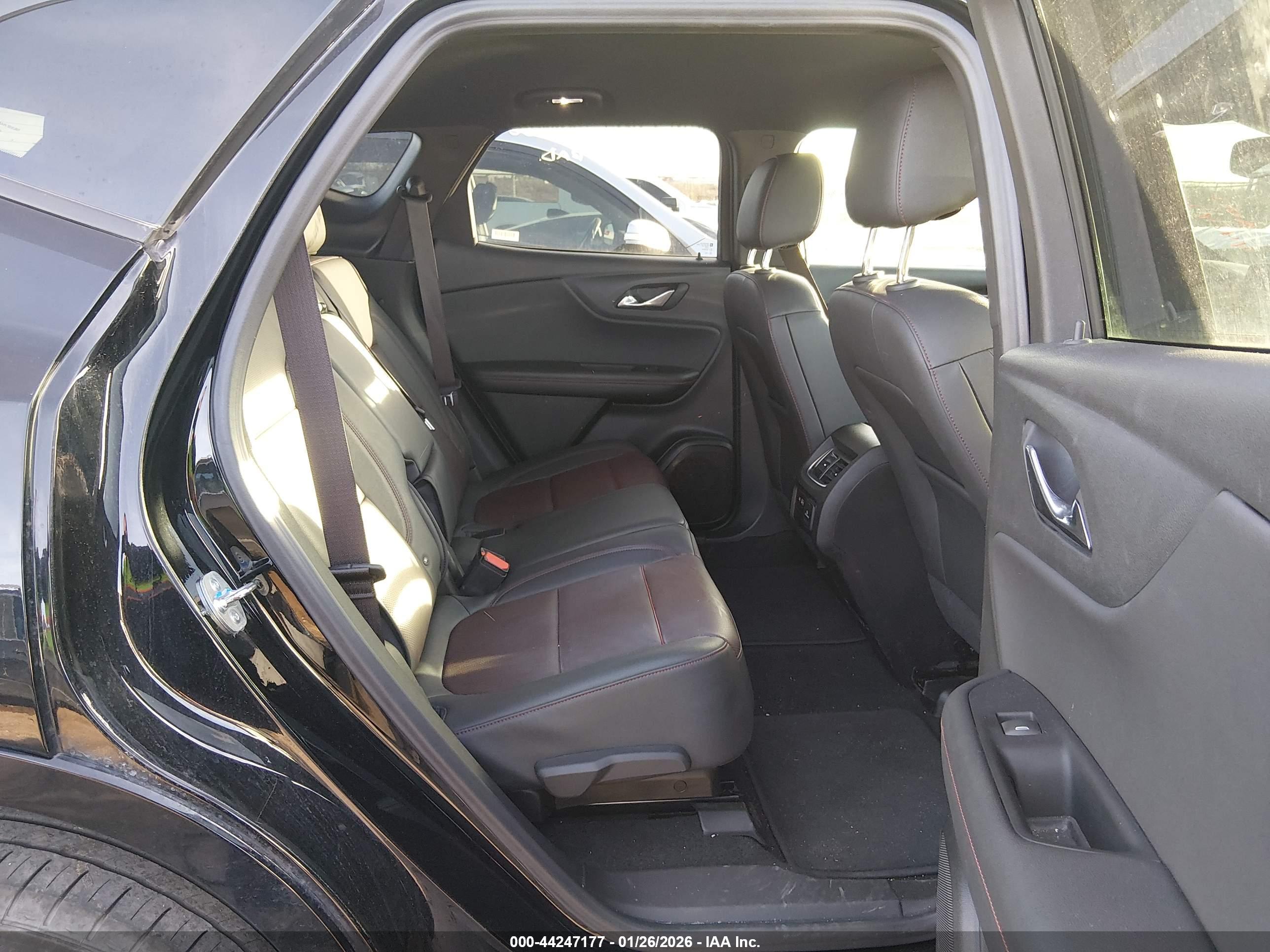 CHEVROLET BLAZER image 8